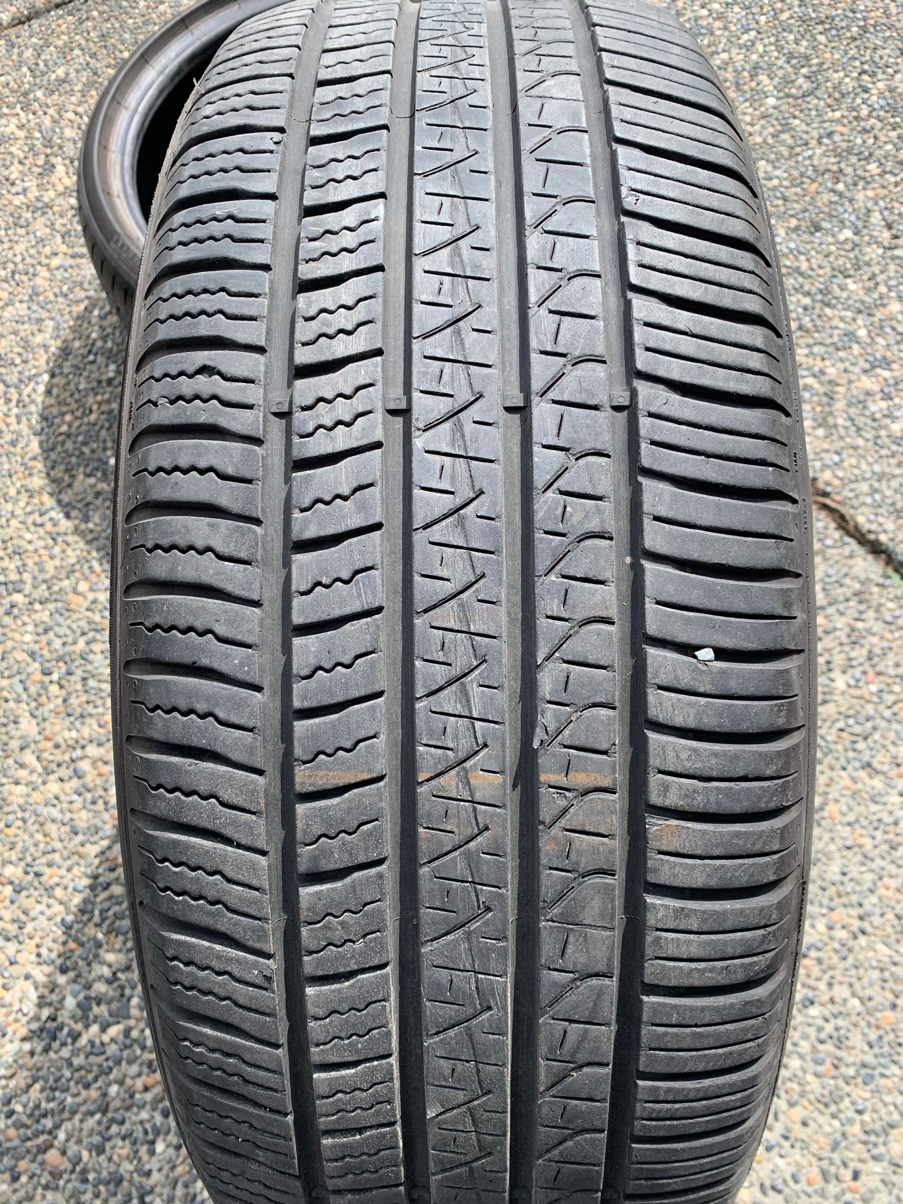 1 x single 235/55/19 105W Pirelli scorpion zero JLR w 75% tread