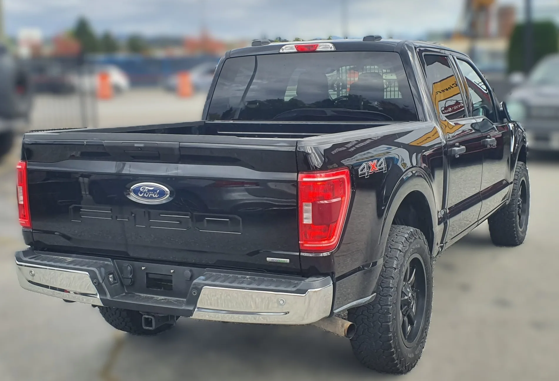 2023 Ford F-150 XLT Supercrew 5.5' Box image indicator(3)