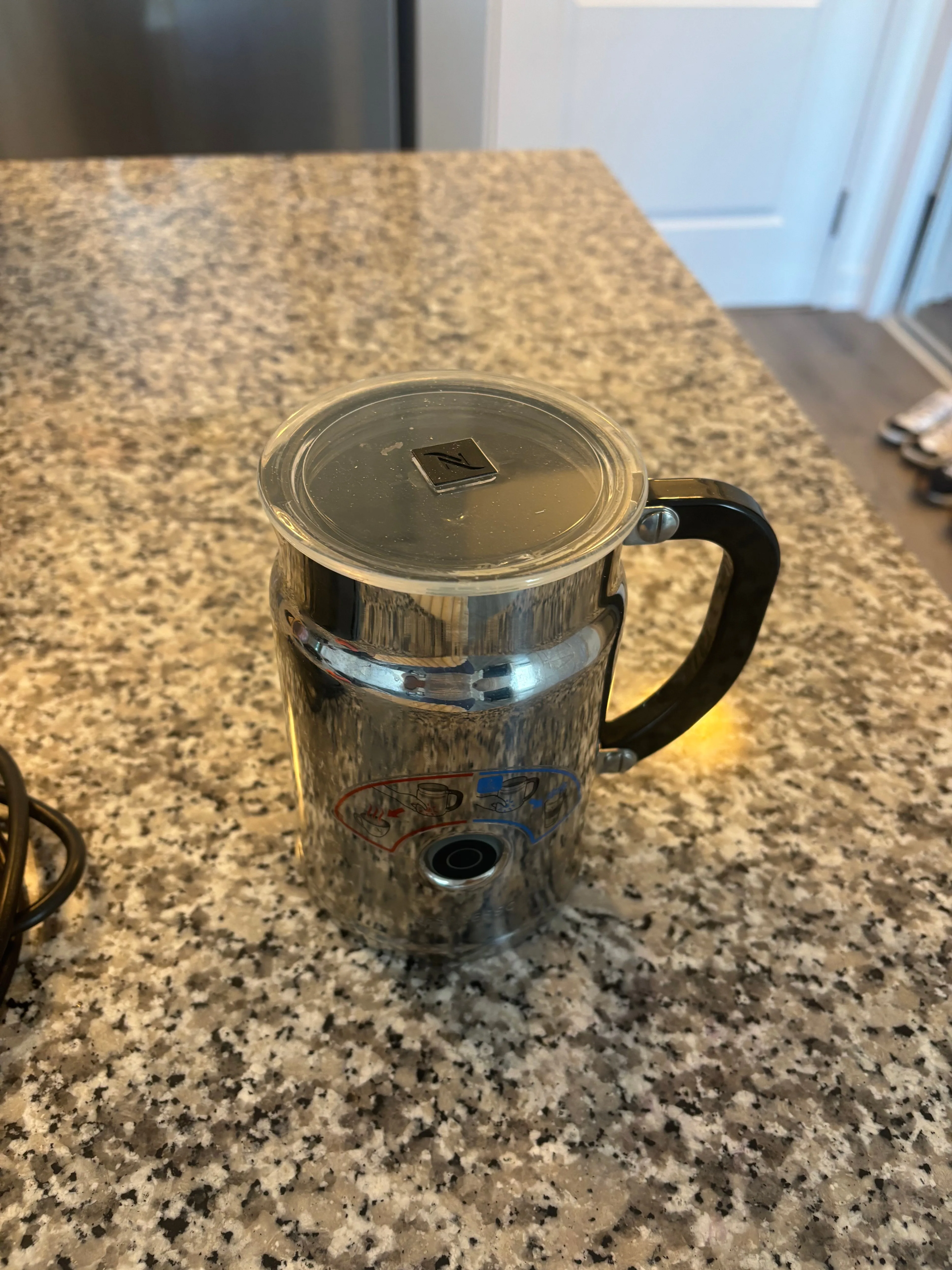 Nespresso Aeroccino Plus Milk Frother — Stainless, Hot & Cold image indicator(2)