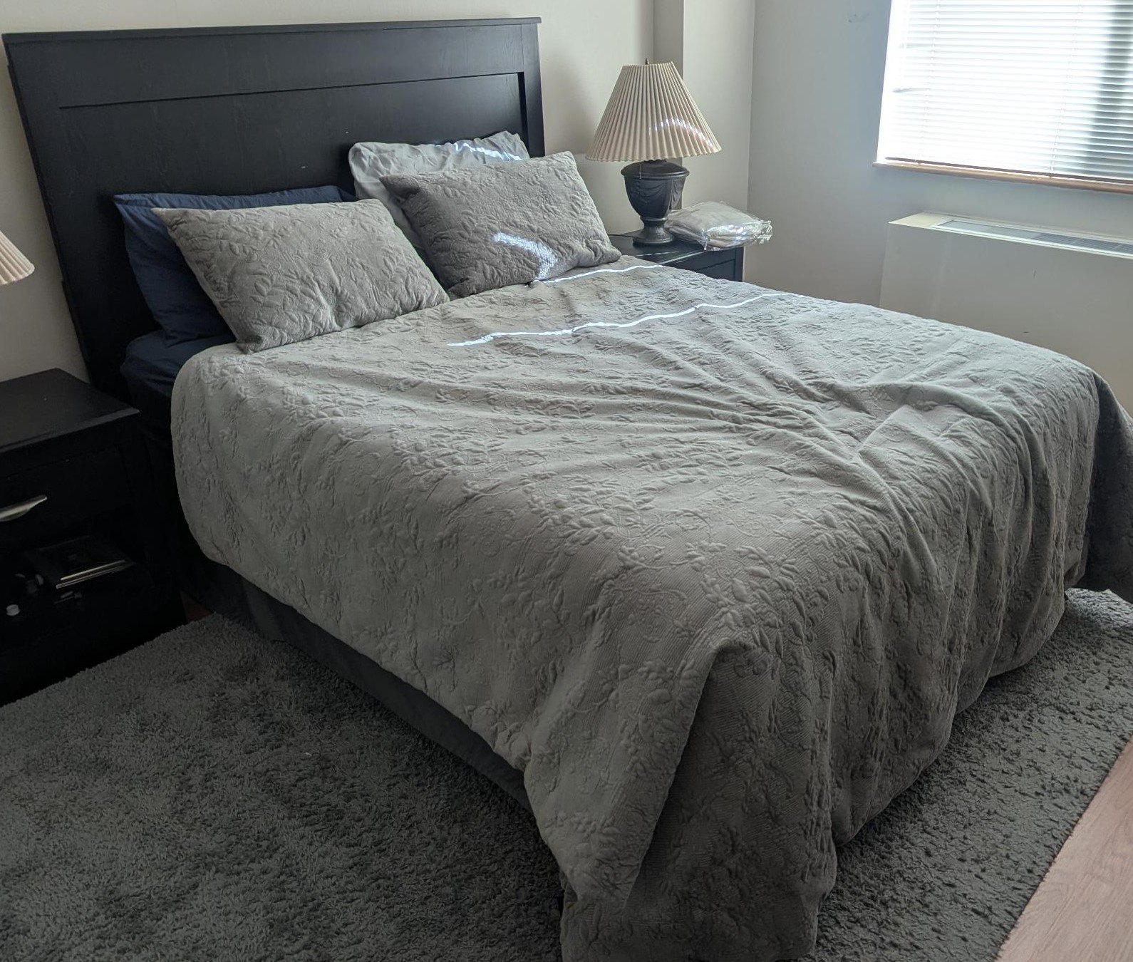 Complete Queen Bed (mattress, frame & covers included)
