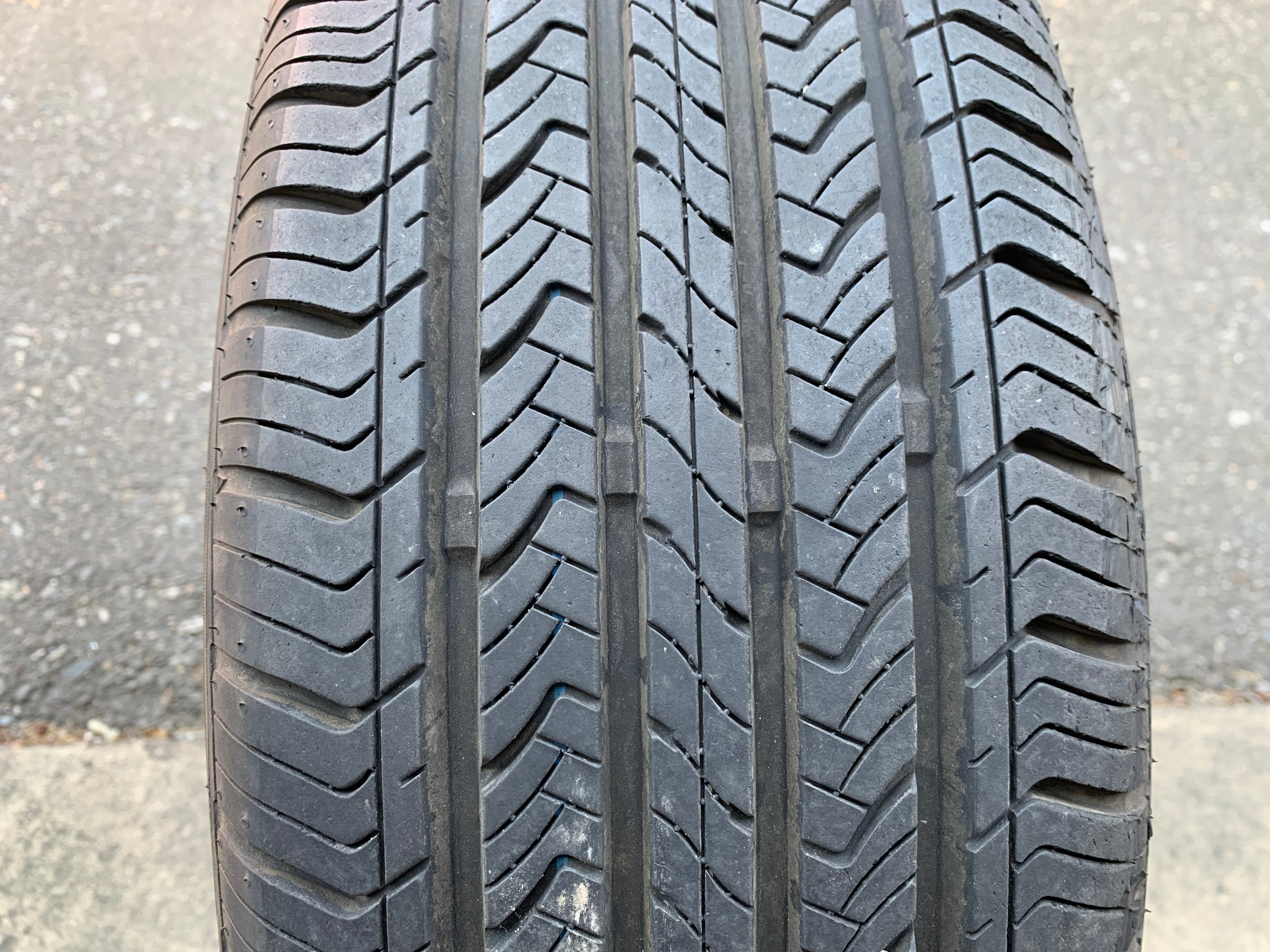1 X single 205/65/16 95H M+S Maxxis bravo HP with 95% tread - photo 2