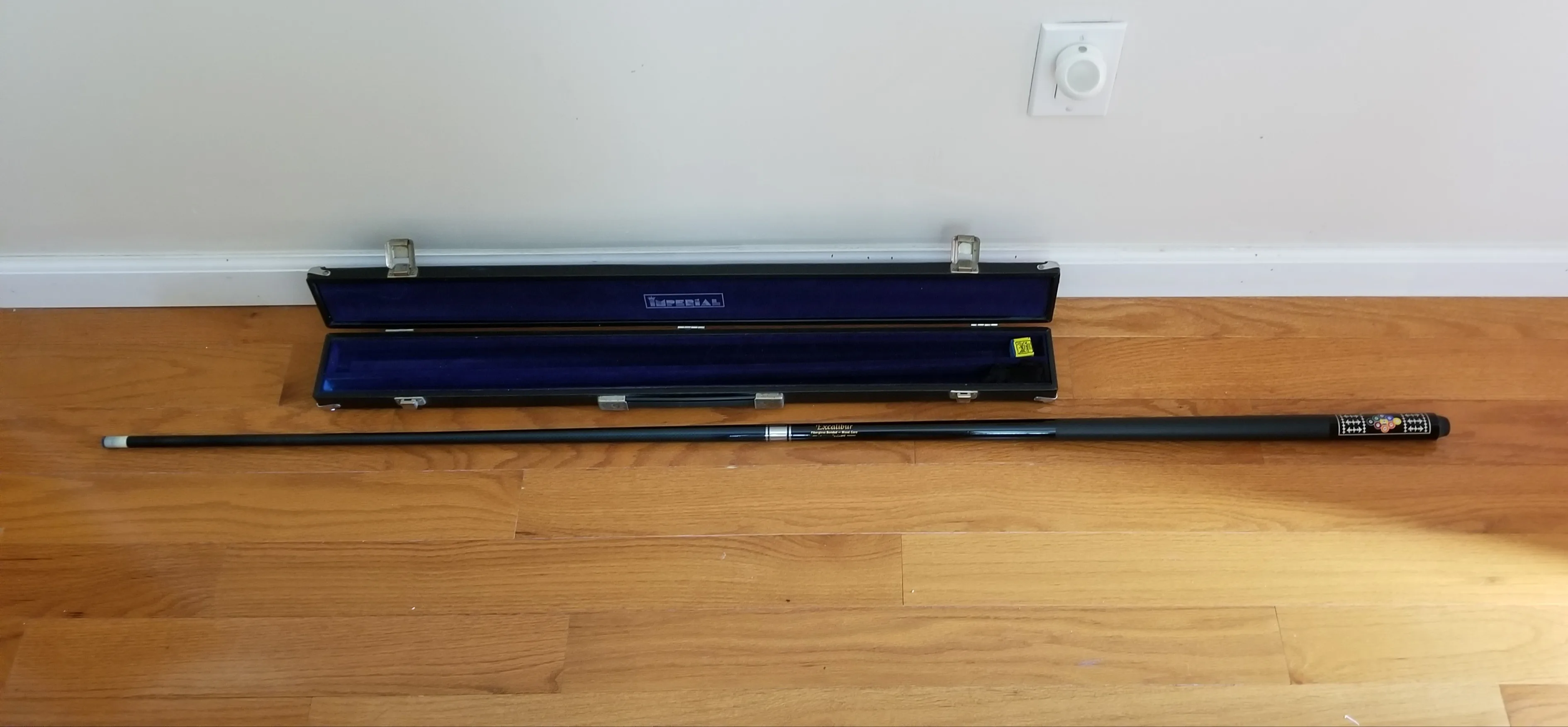 Excalibur Pool Cue, warp resistant fiberglass bonded image indicator(5)