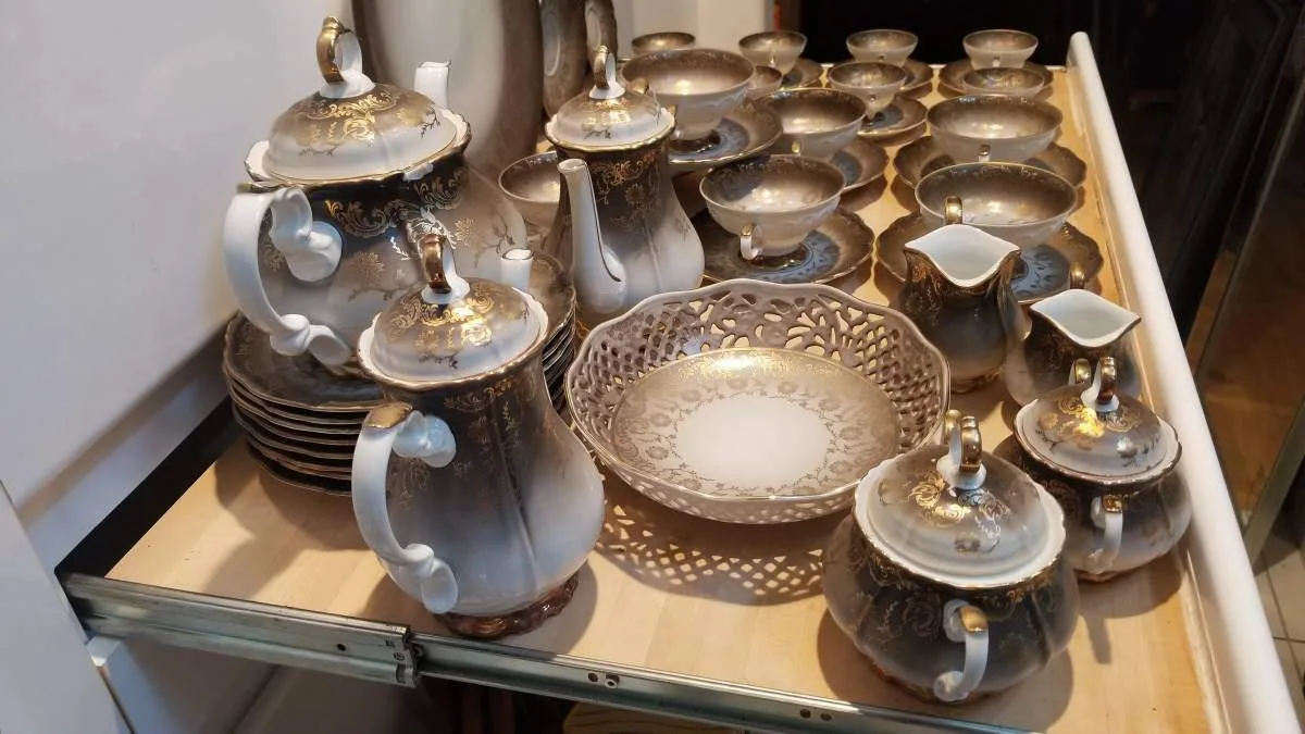 SUPER RARE Mid-Century 54pc Eberthal 650 Gilt Tea Coffee Service image indicator(9)