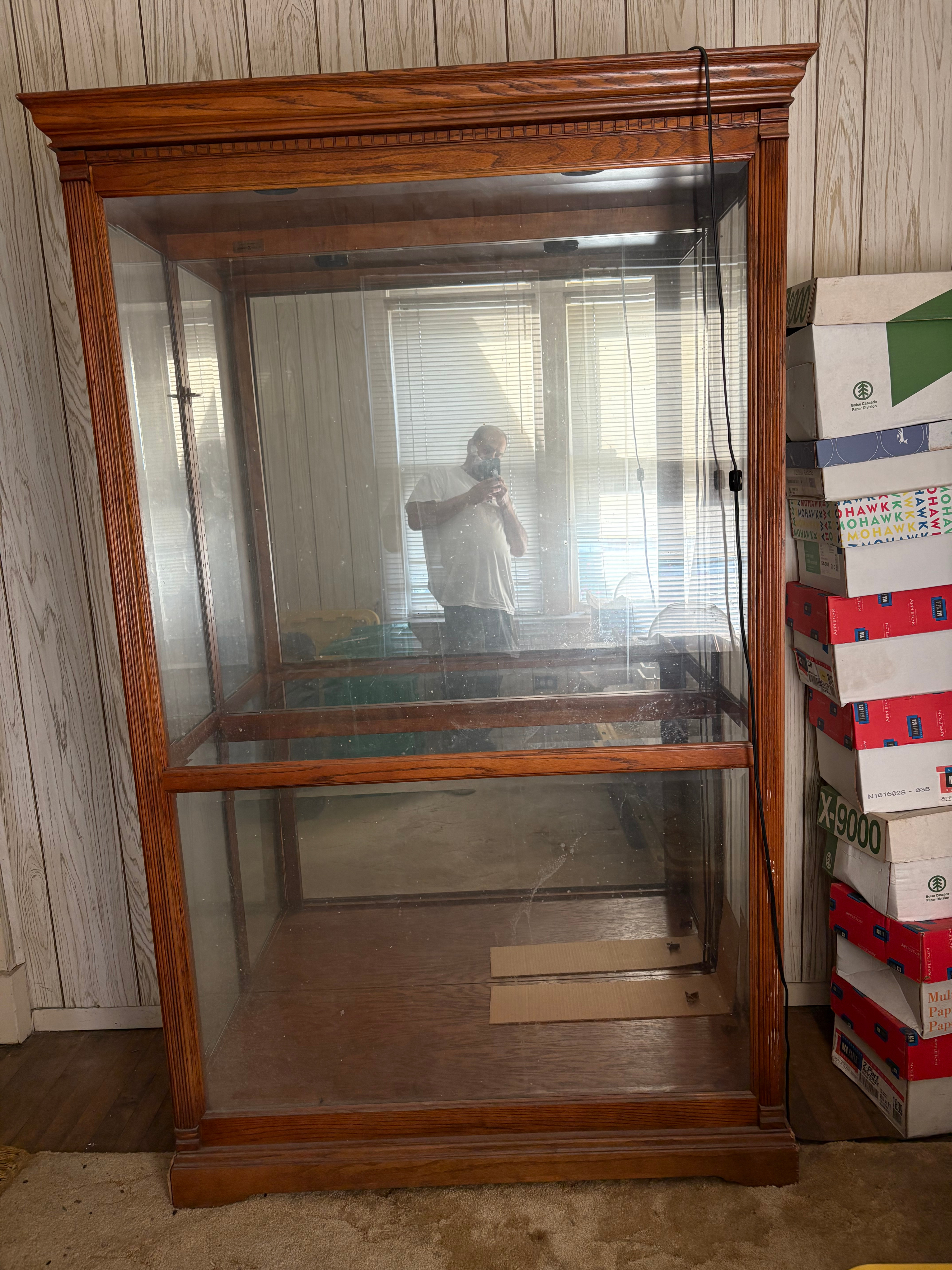 Large display cabinet