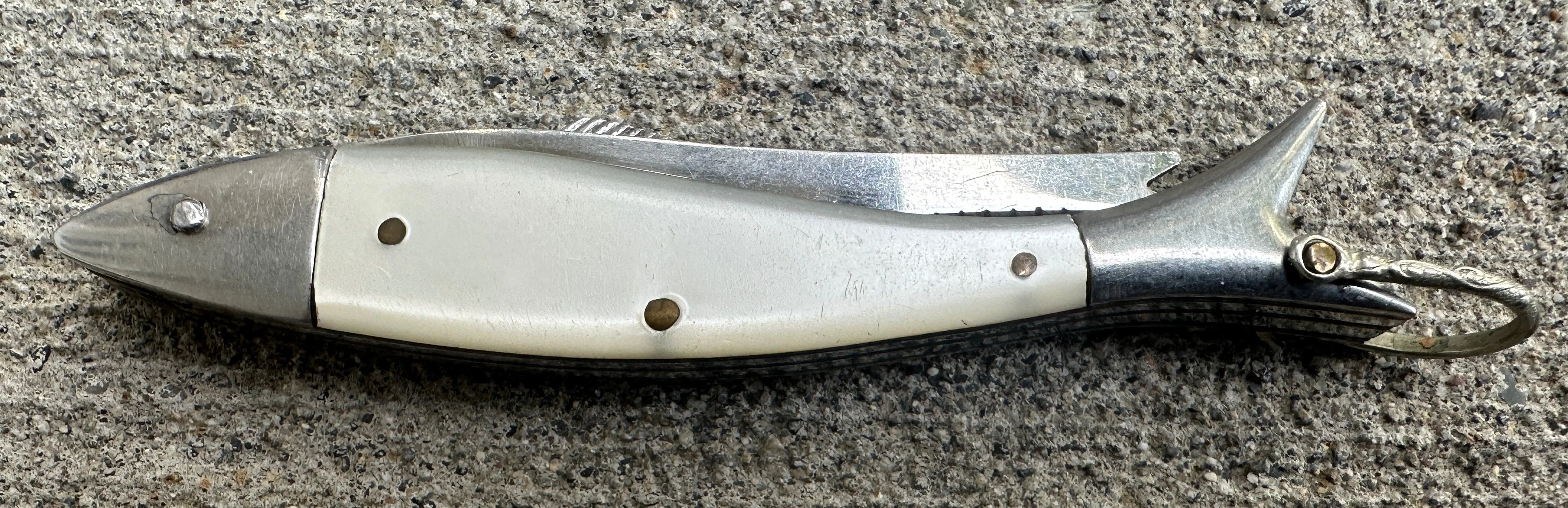 Vintage Fisherman's Friend Folding Pocket Knife image indicator(4)