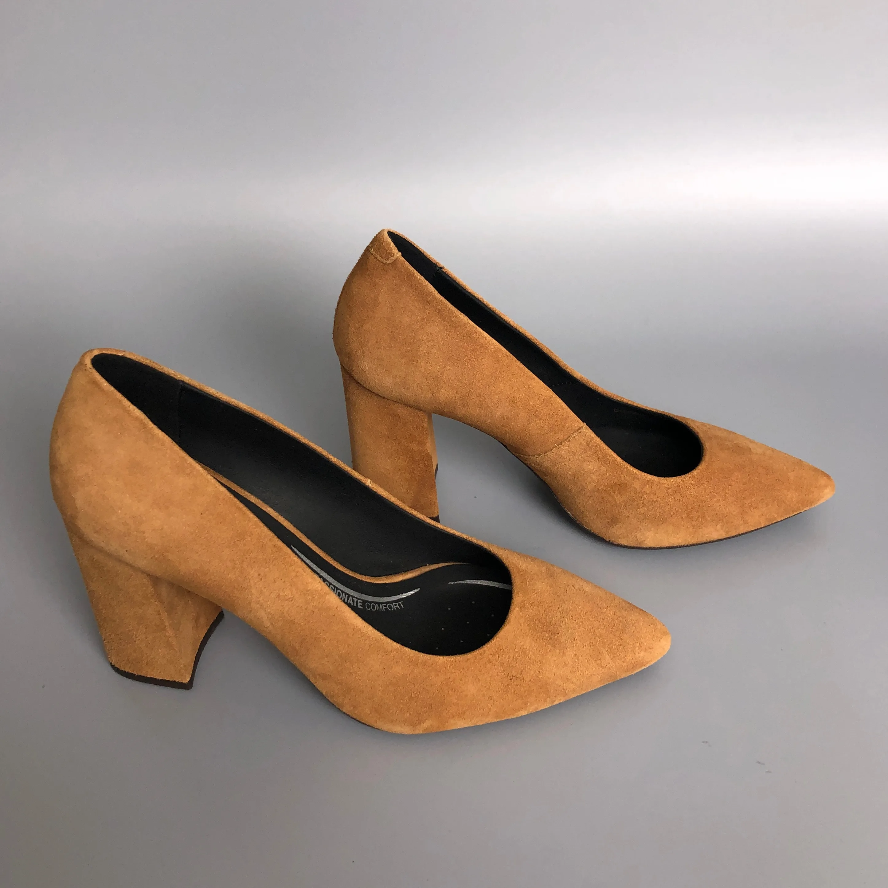 Tan Leather Suede Geox Heels image indicator(2)