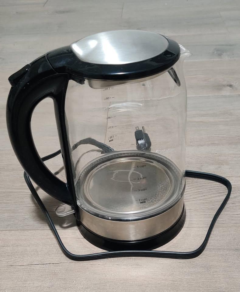 Electric Kettle with Auto-shut feature