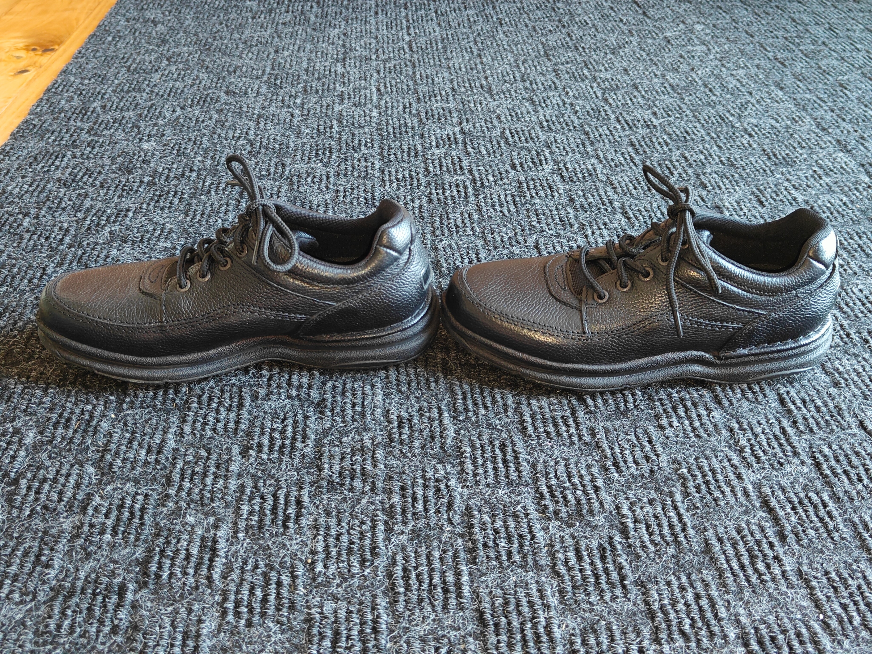 Men's Rockport World Tour Classic Walking Shoes K71185 - Size 8 - photo 3