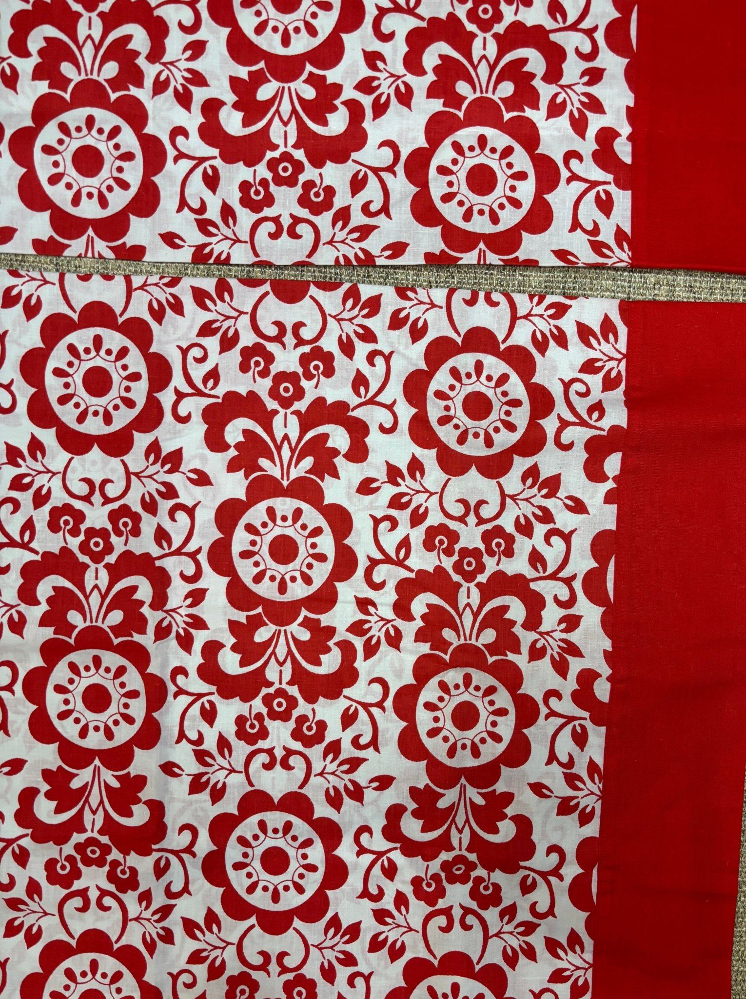 Sears Canada Red Paisley Vintage Queen Size Pillowcases - photo 2