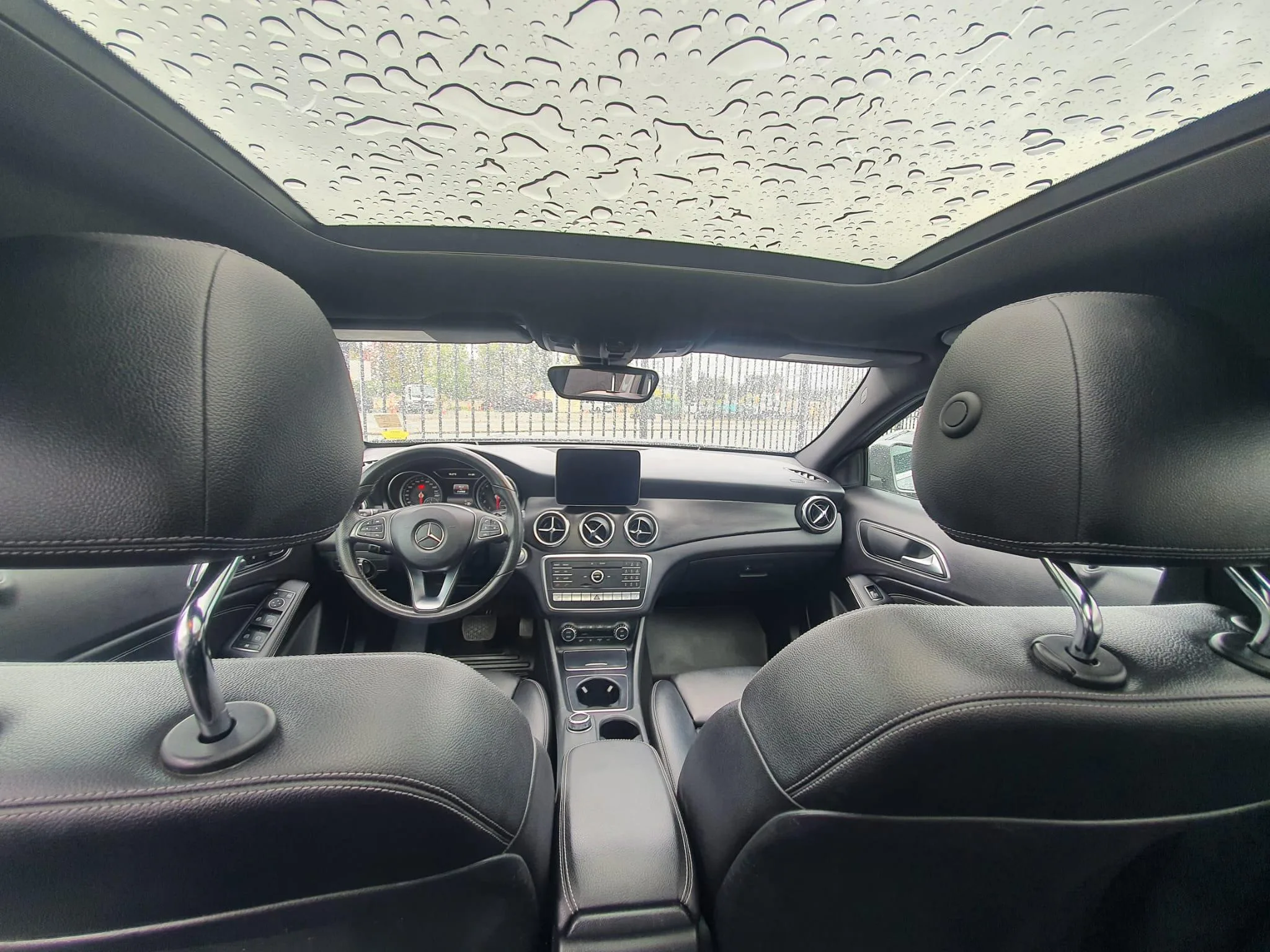 2018 Mercedes GLA 250 4Matic image indicator(10)