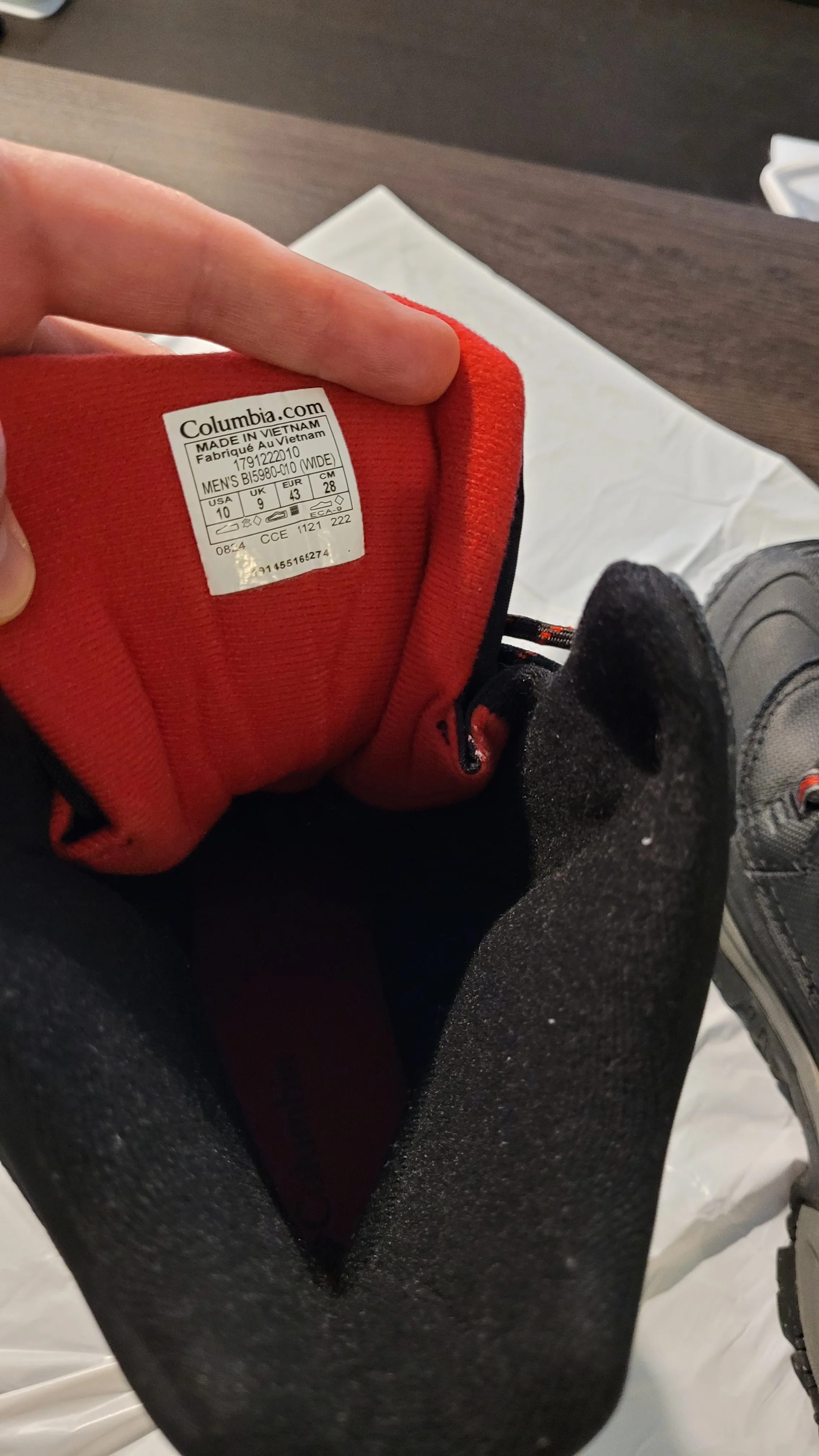 Columbia winter boots Bugaboot III gently used size 10 wide image indicator(5)