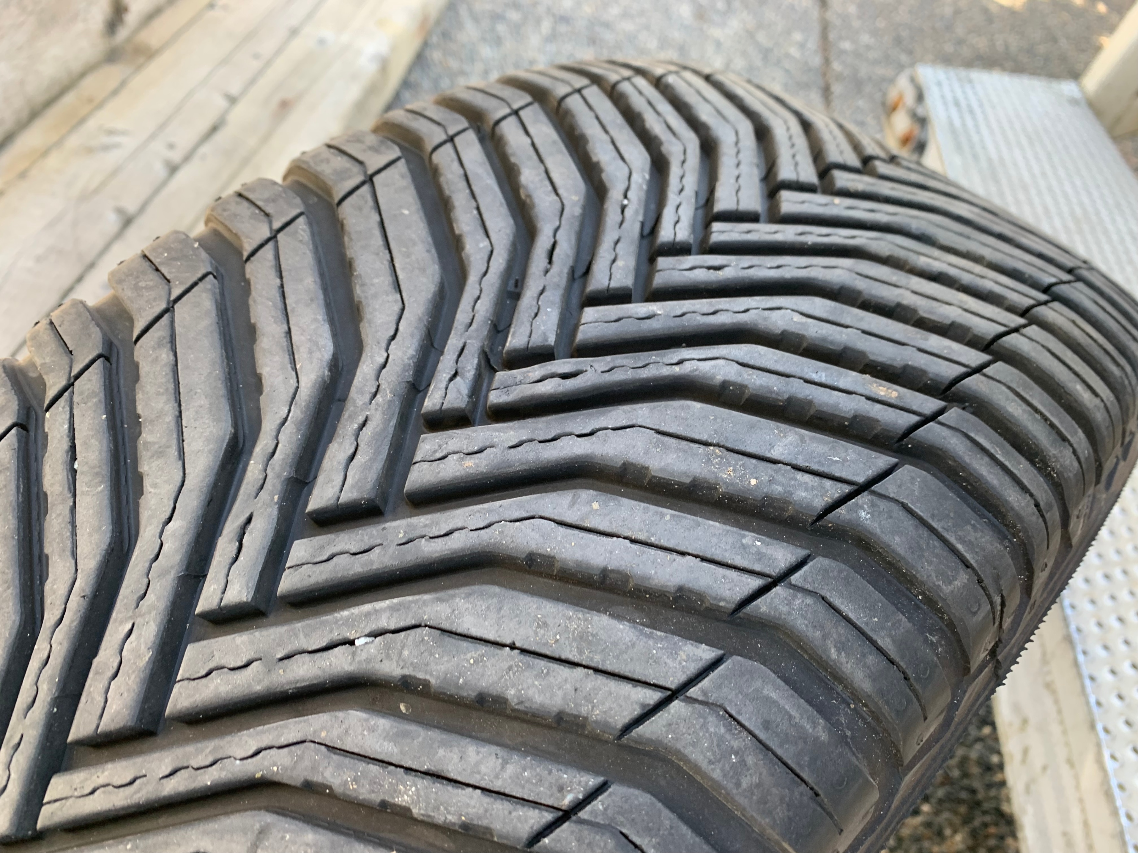 1 x single 235/50/20 M+S 104V Michelin Cross climate 2 95% tread - photo 4