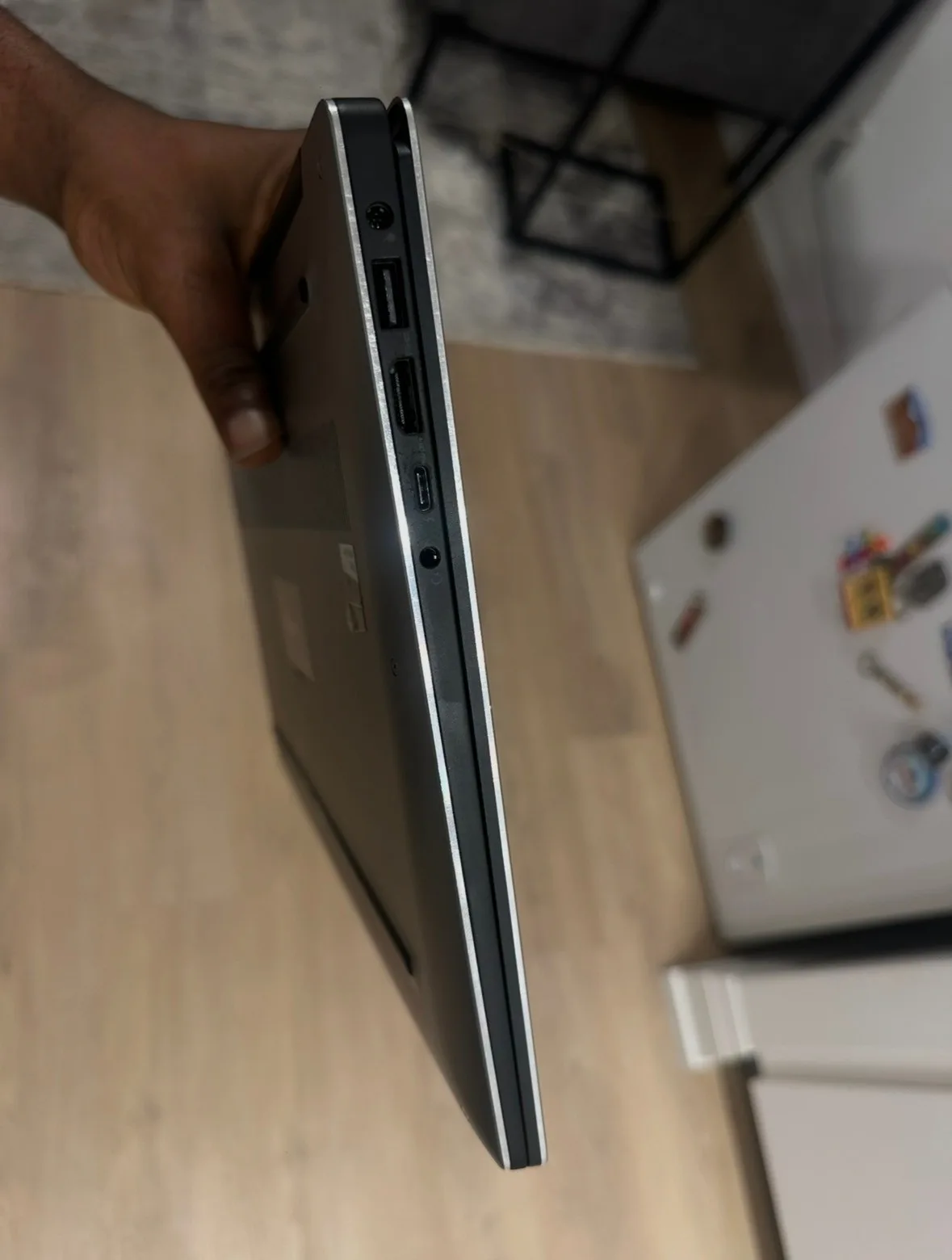 DELL XPS 15 9560 Laptop - i7 /  16GB RAM / 512GB image indicator(3)