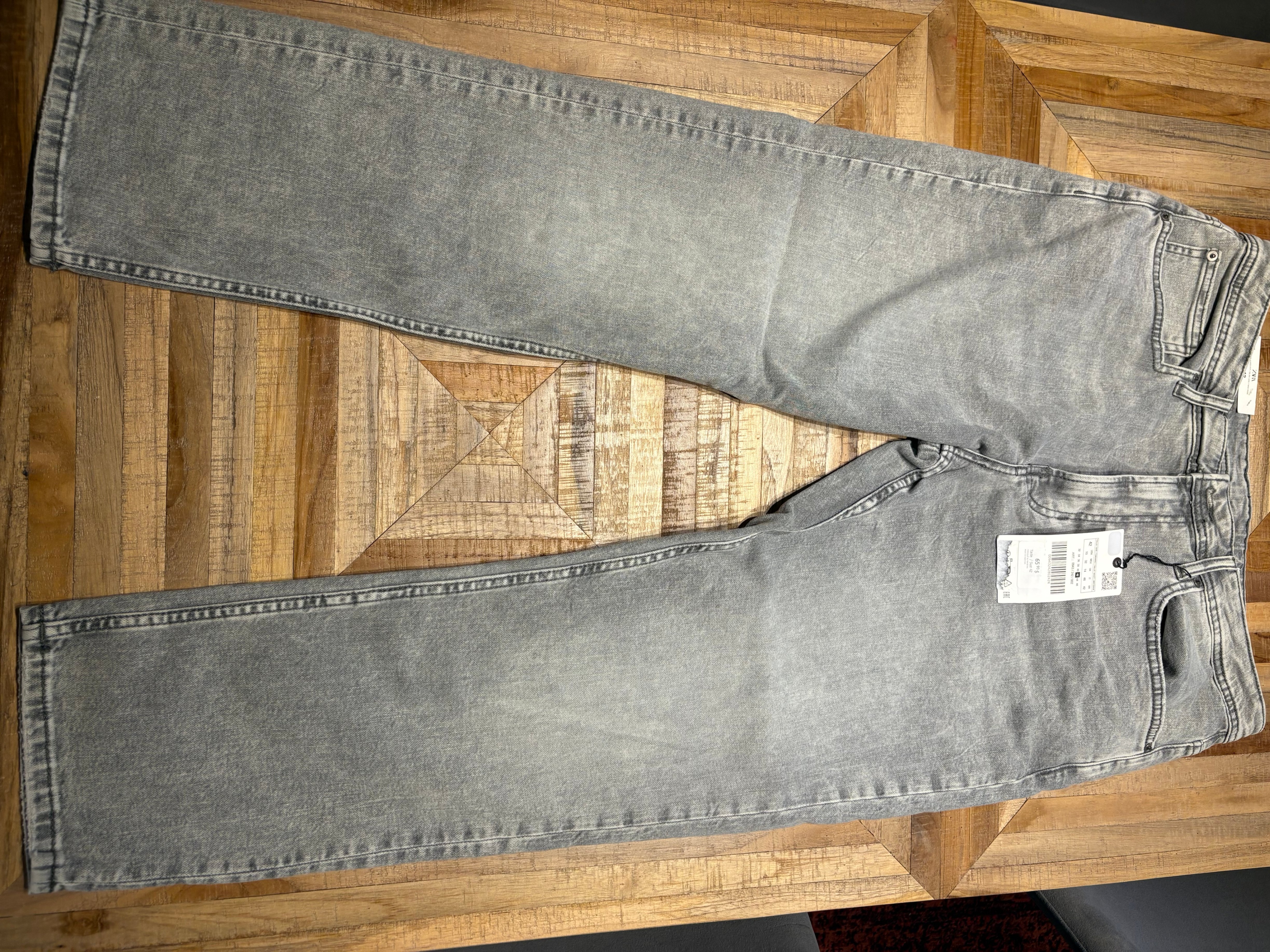 ZARA The Relaxed Slim Jeans – Size 10 (Brand New with Tags)