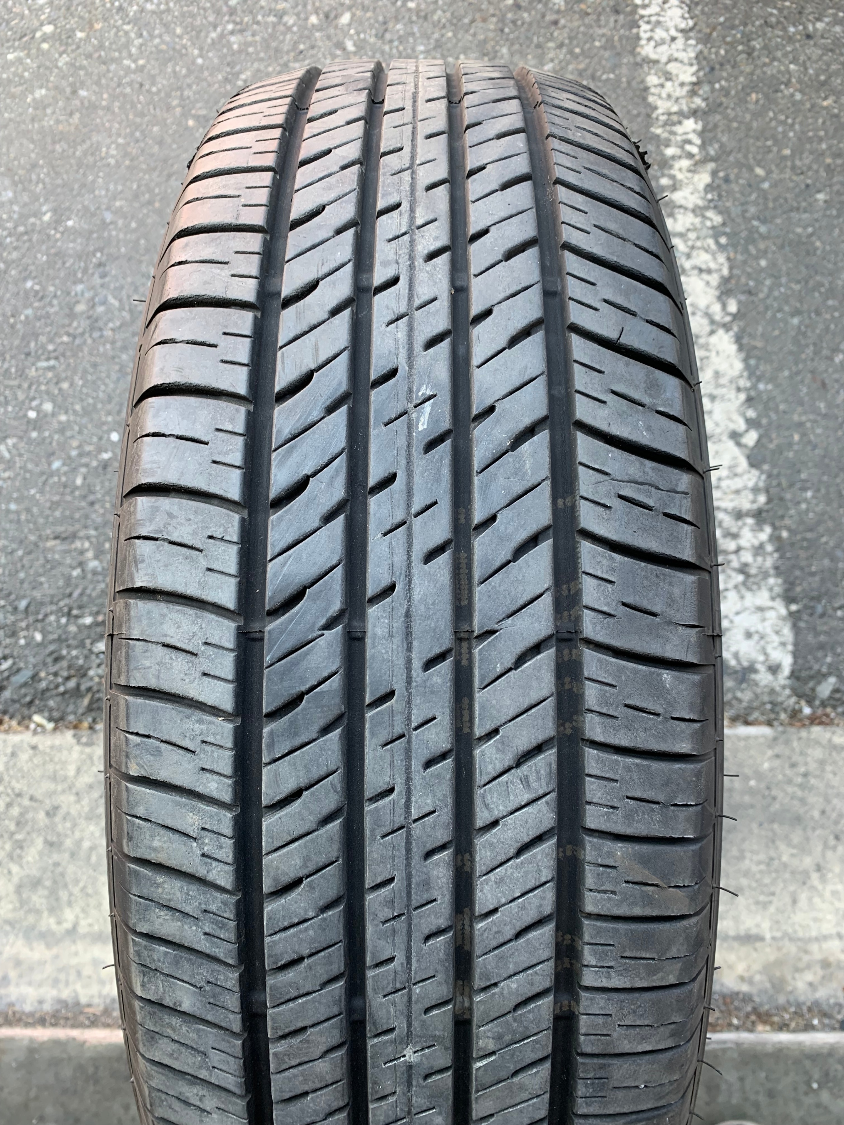 Pair of 215/65/17 Bridgestone Ecopia H/L 422 Plus w good tread