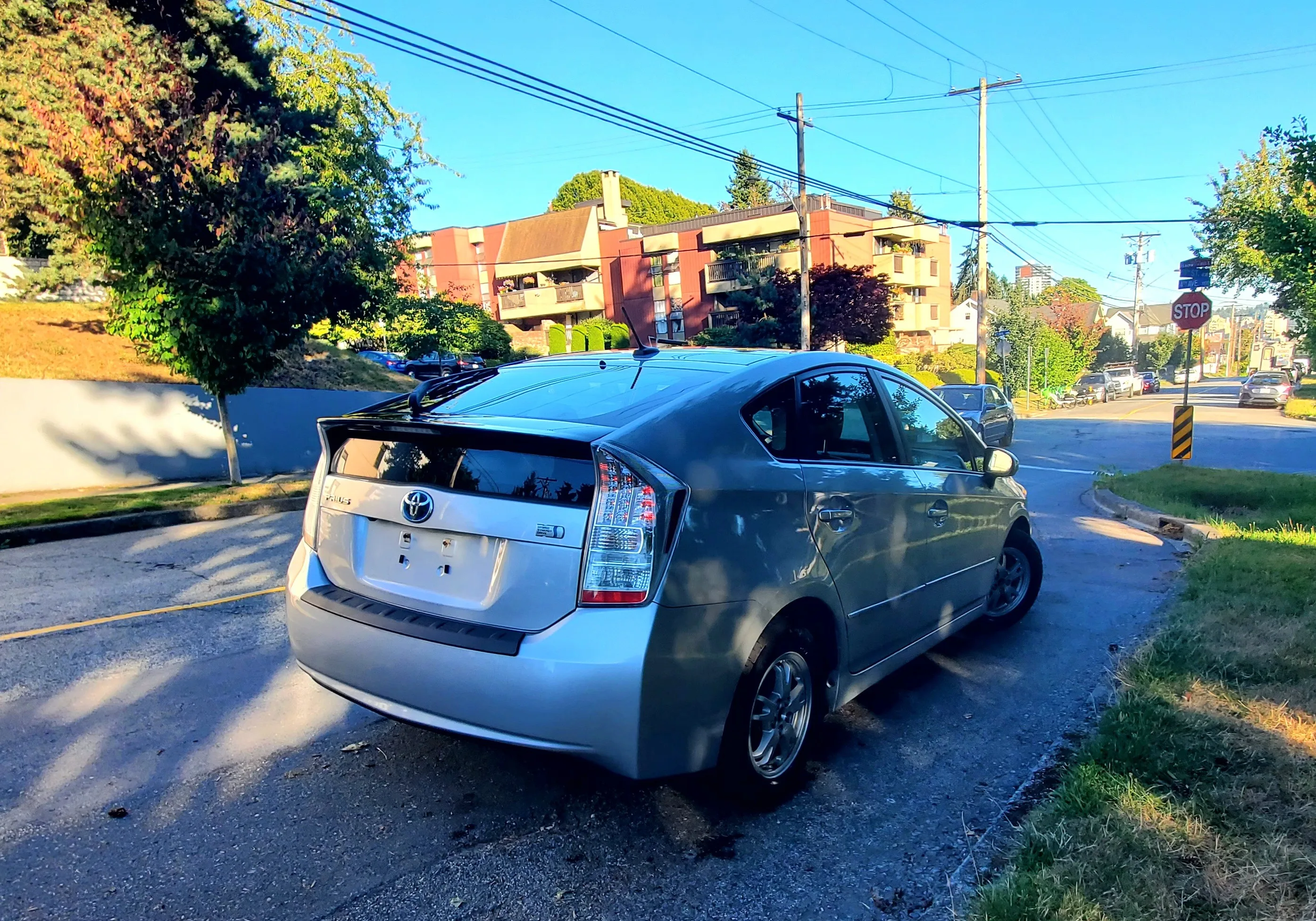 2010 Toyota Prius 5dr Hatchback image indicator(2)