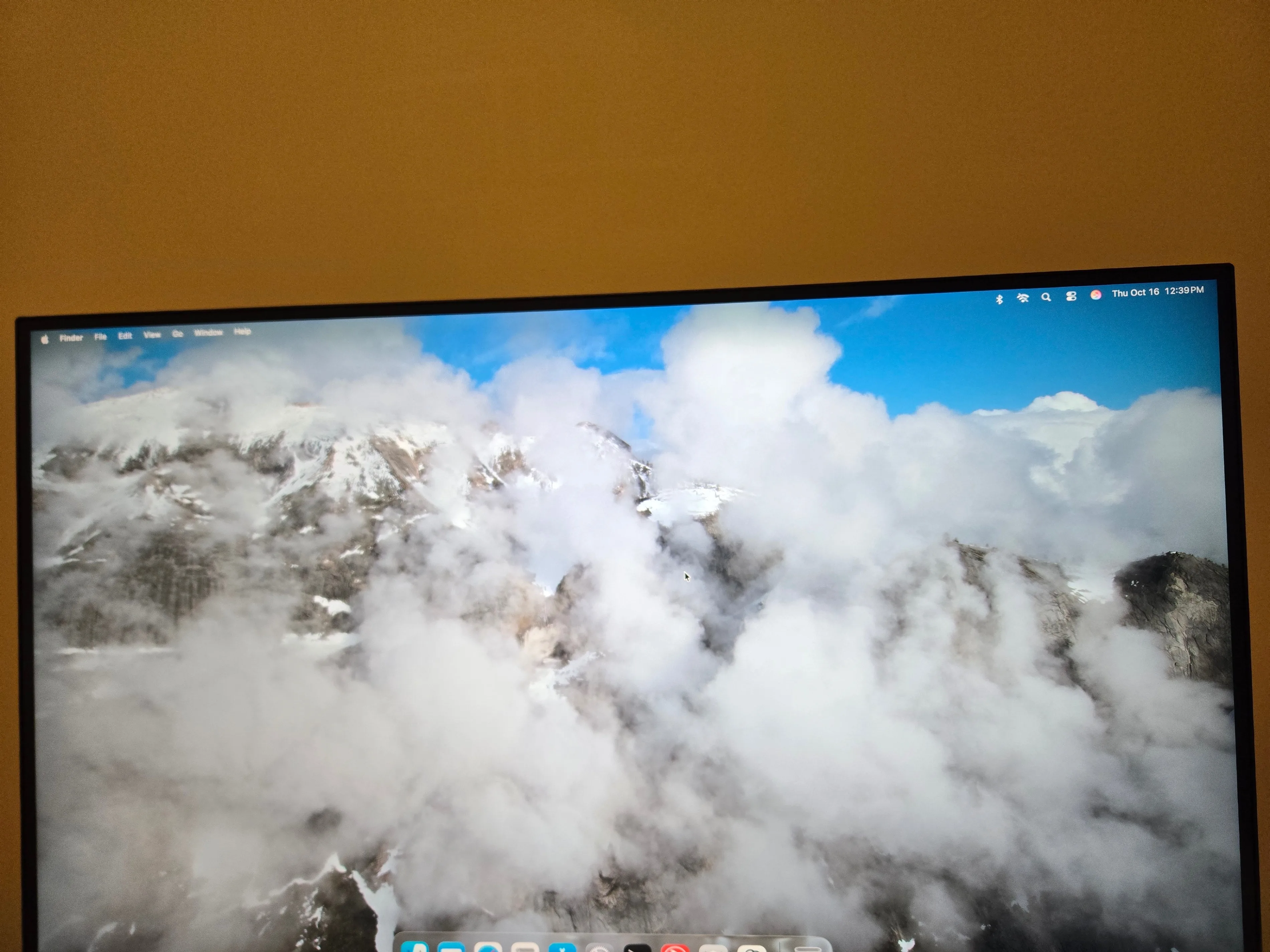 🖥️Mac Mini M4 + 65” Hisense 4K TV + Thunderbolt accessory Bundle image indicator(3)