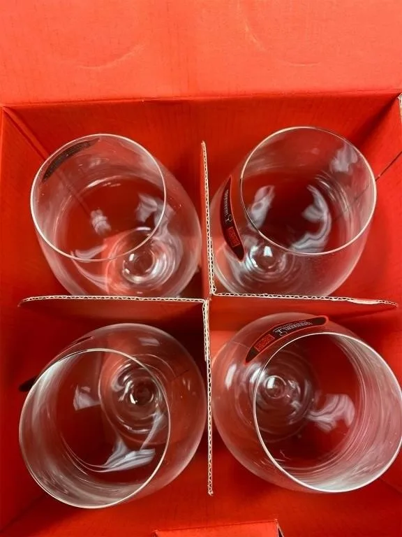 RIEDEL White & Red Wine, Stemmed Glasses (Set of 4) *Brand New* image indicator(4)