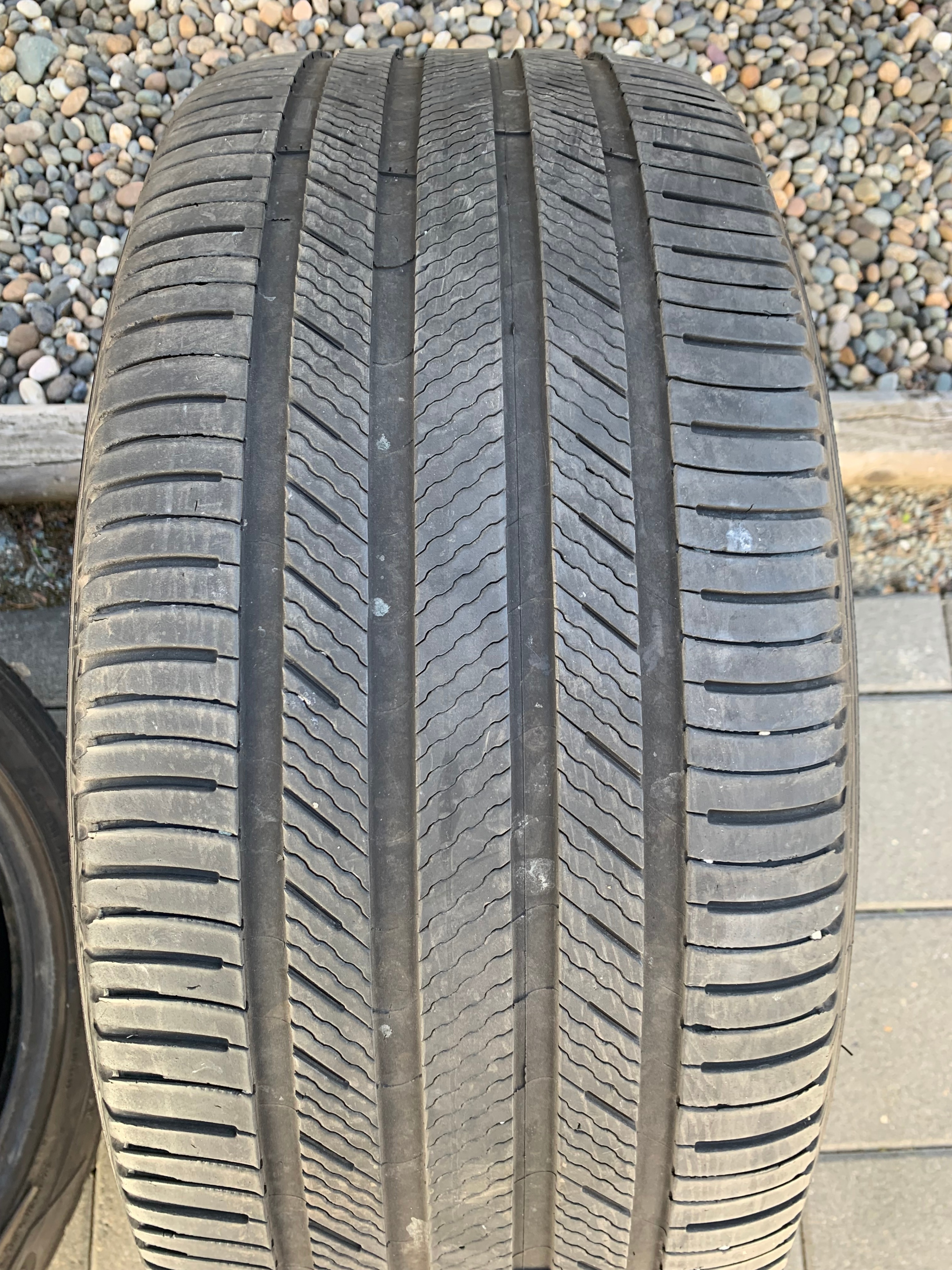 1 x single 275/45/20 M+S 110V Michelin premier LTX w 50% tread