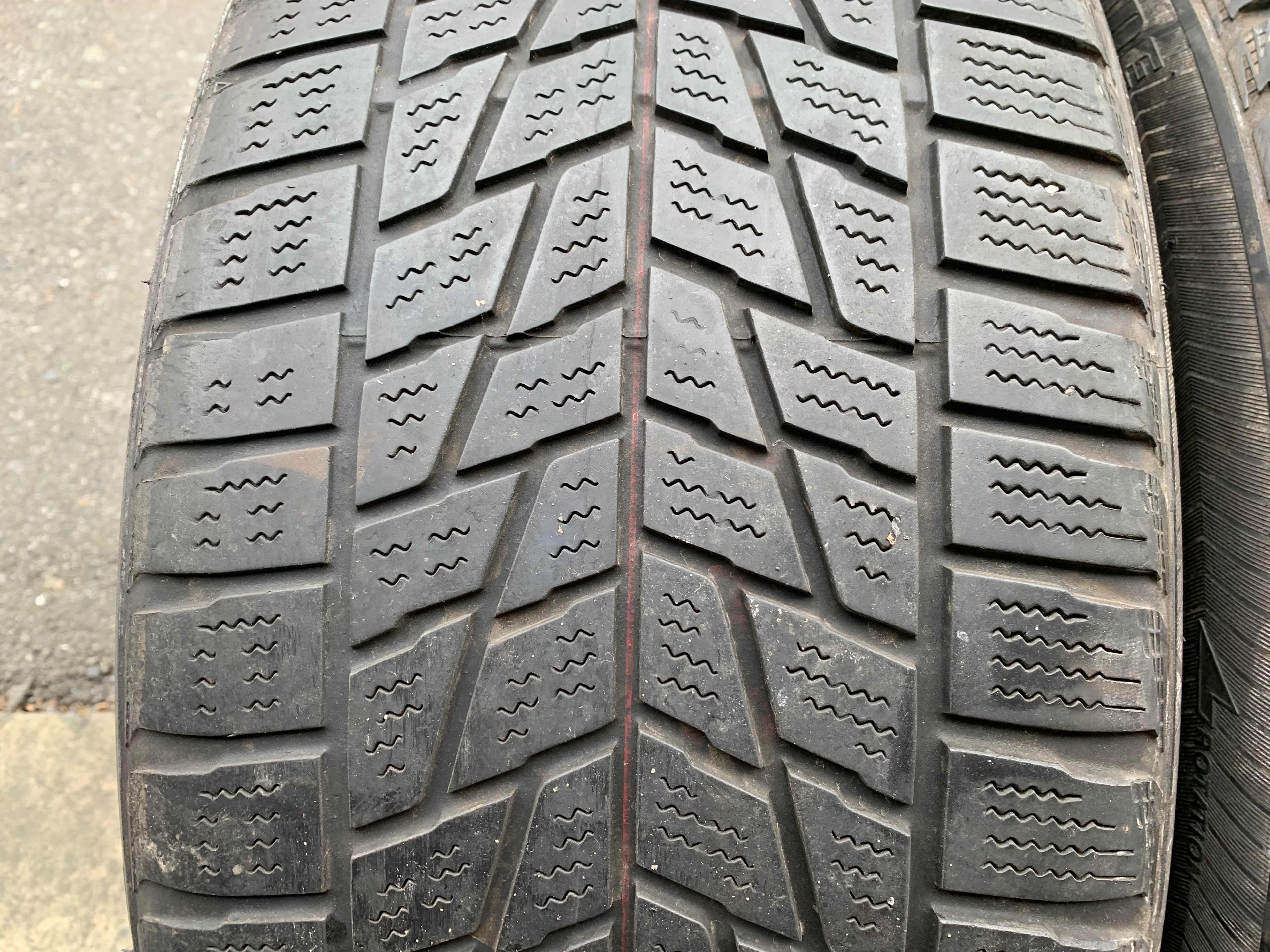 Pair of 255/40/19 100V Bridgestone Blizzak LM22 with 45% tread - photo 2