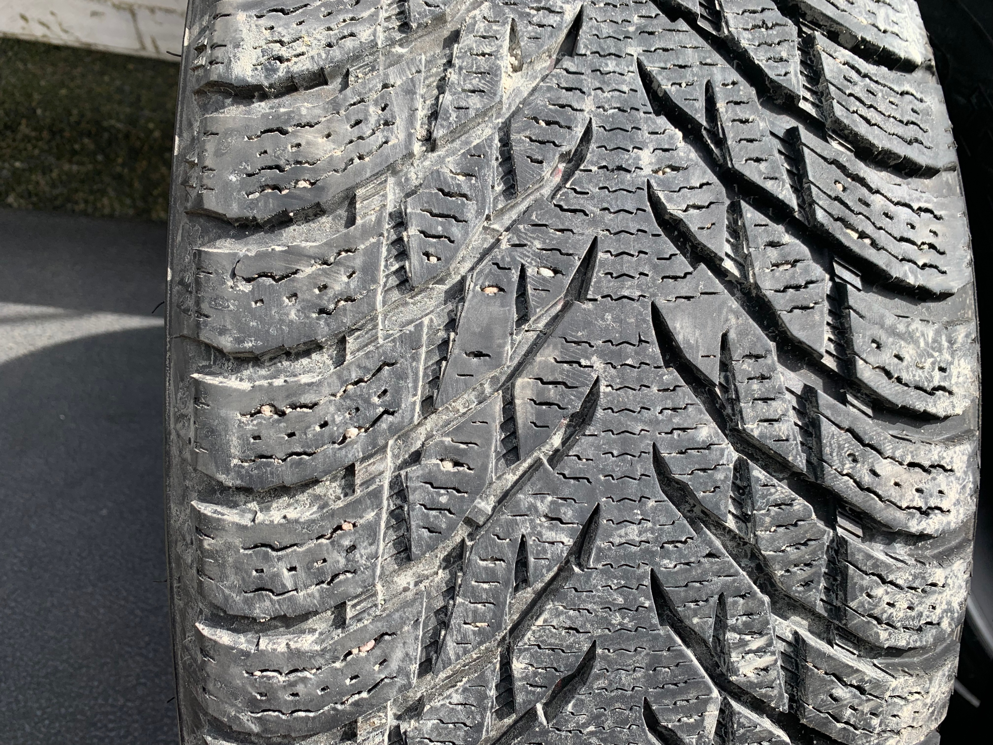SET OF (3) 255/55/18 M+S 109R Nokian Hakkapellitta R3 70% tread - photo 4