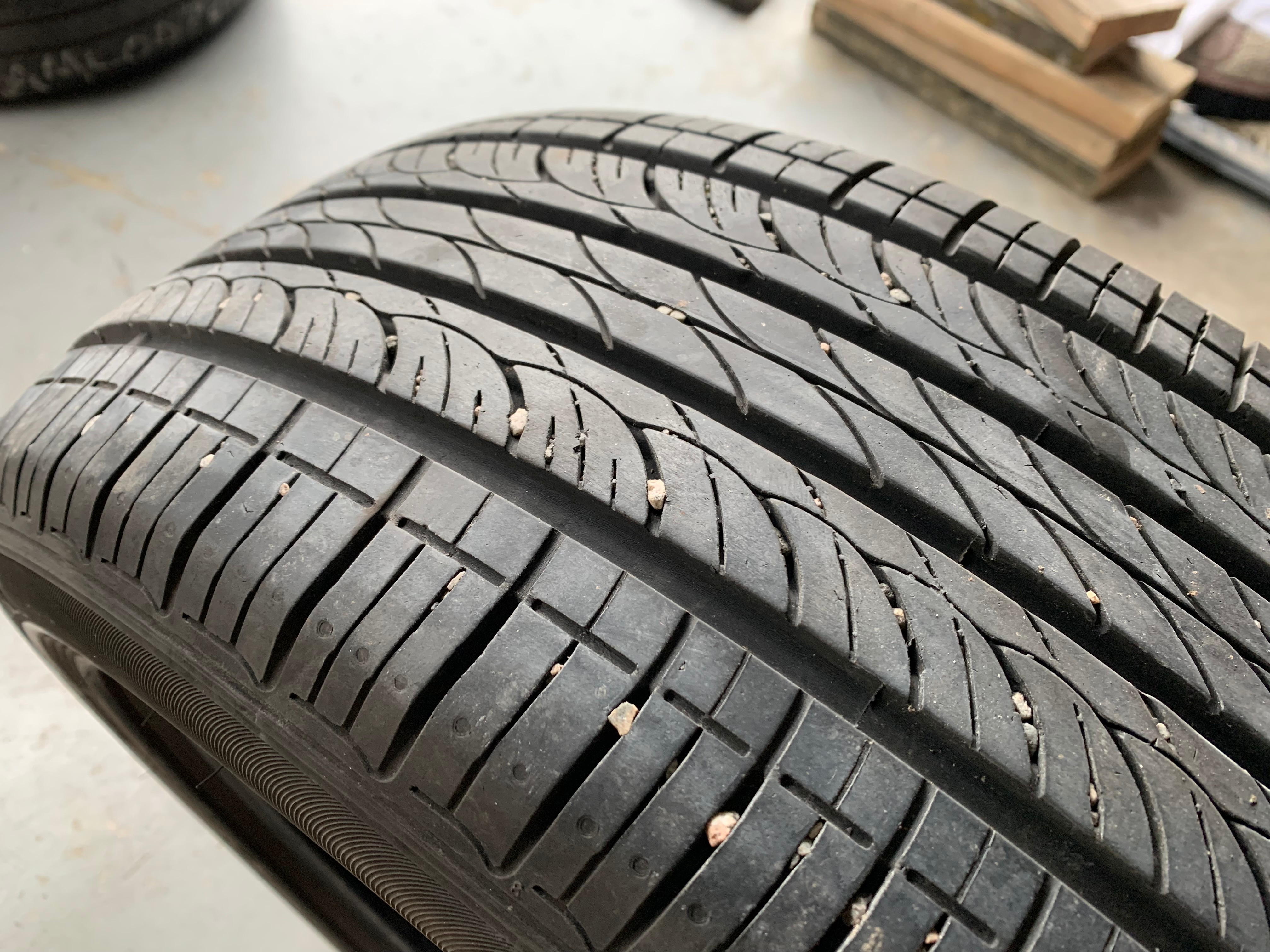 1 X single 195/55/16 M+S Hankook Optimo H426 RFT with 70% tread - photo 4