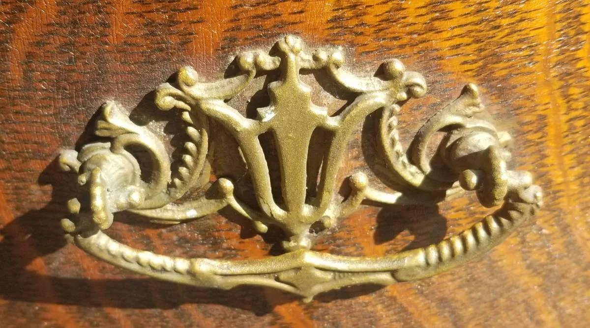 Antique Tiger Oak Sideboard Buffet with Hutch & Key image indicator(3)