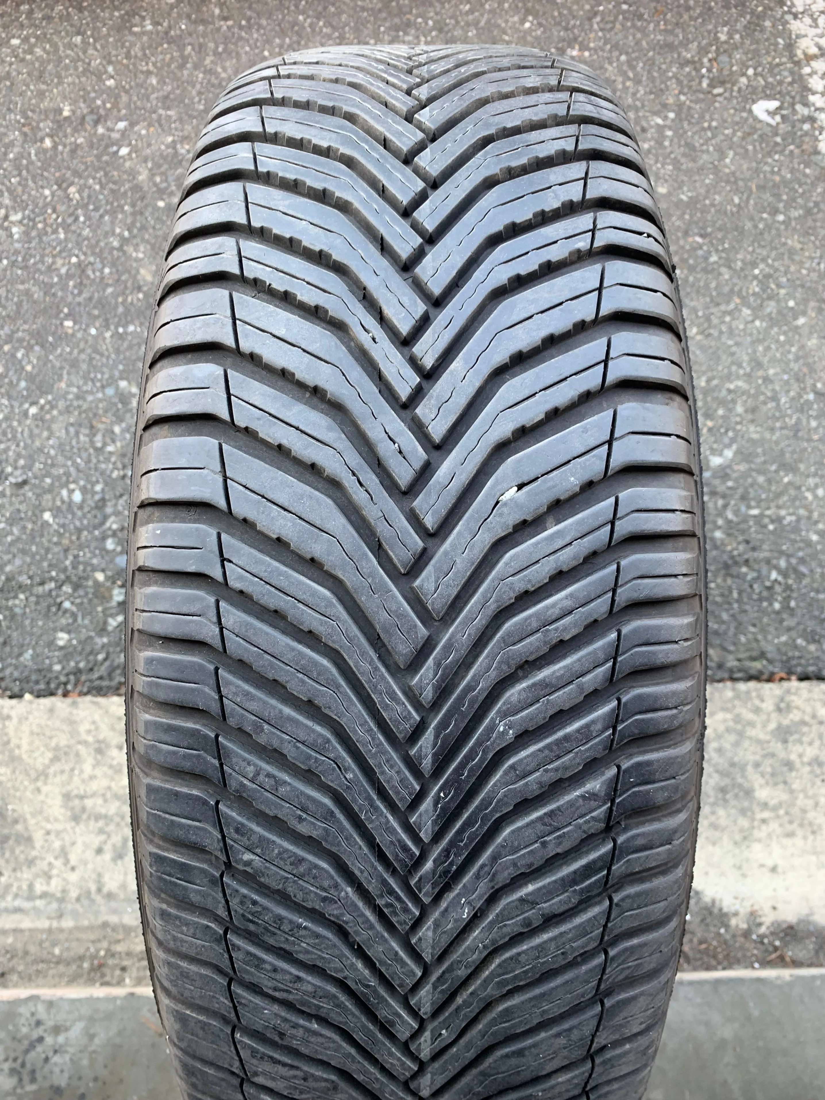 1 X single 225/60/17 99H M+S Michelin Cross Climate 2  85% tread thumbnail