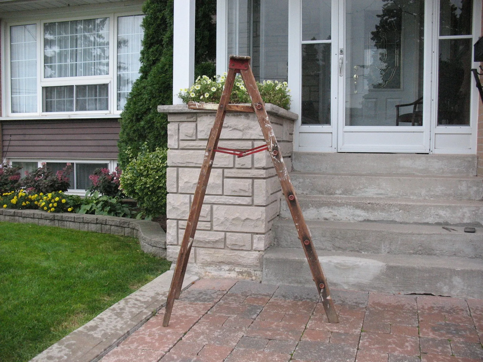 6 Foot Vintage Wooden Ladder image indicator(5)