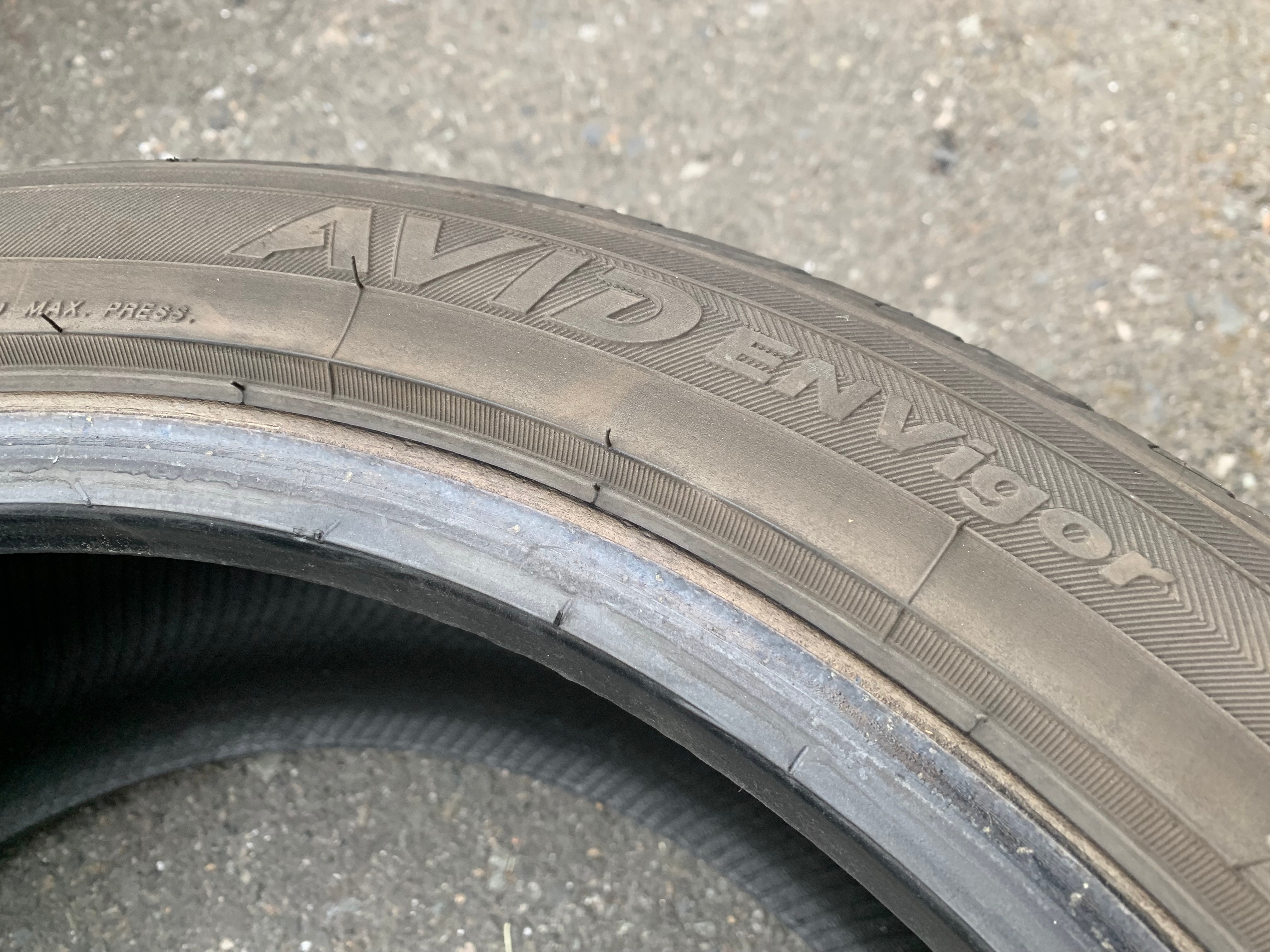 Pair of 215/45/17 87W M+S Yokohama Avid Envigor with 50% tread - photo 5