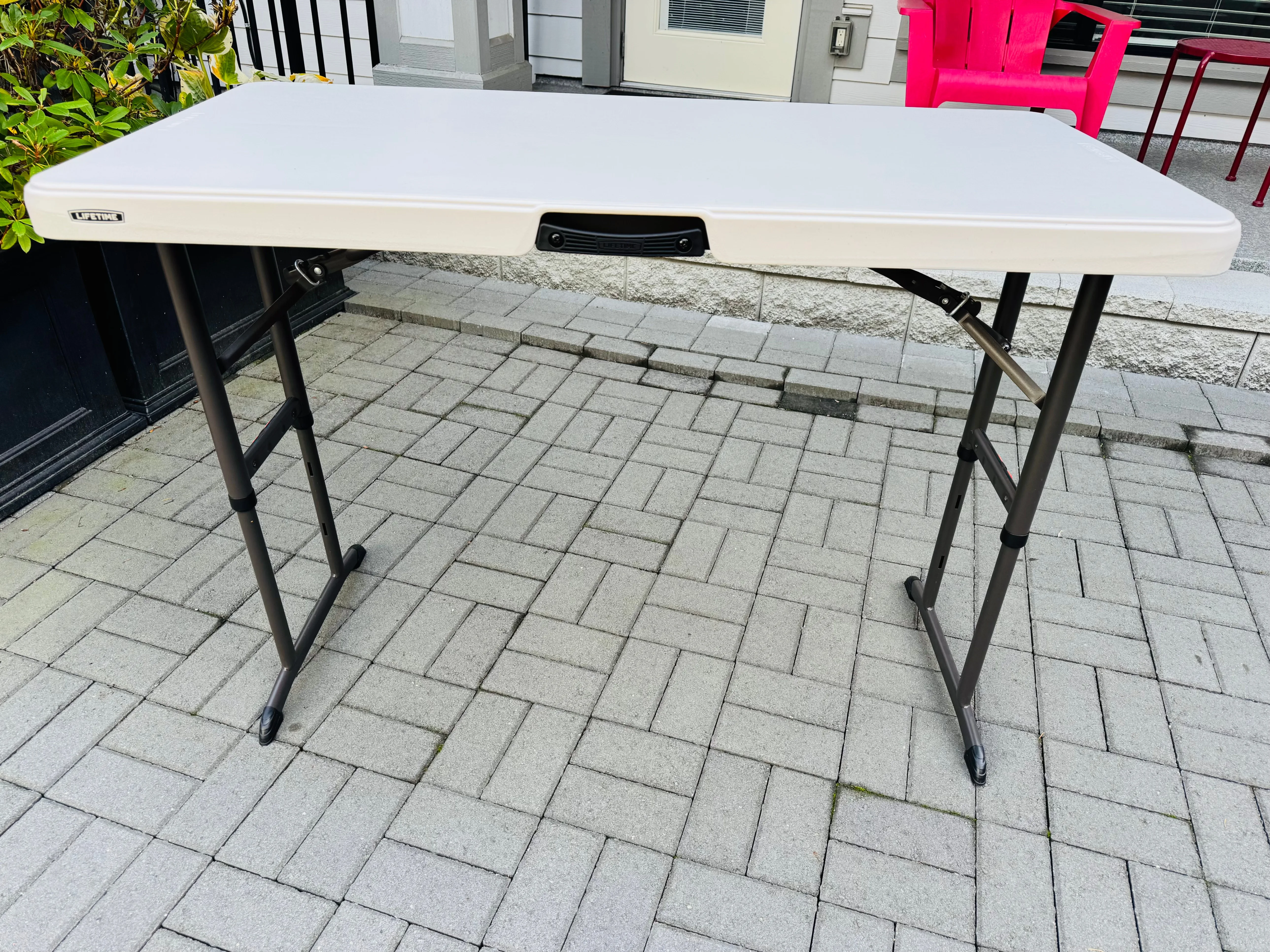 Foldable Table thumbnail