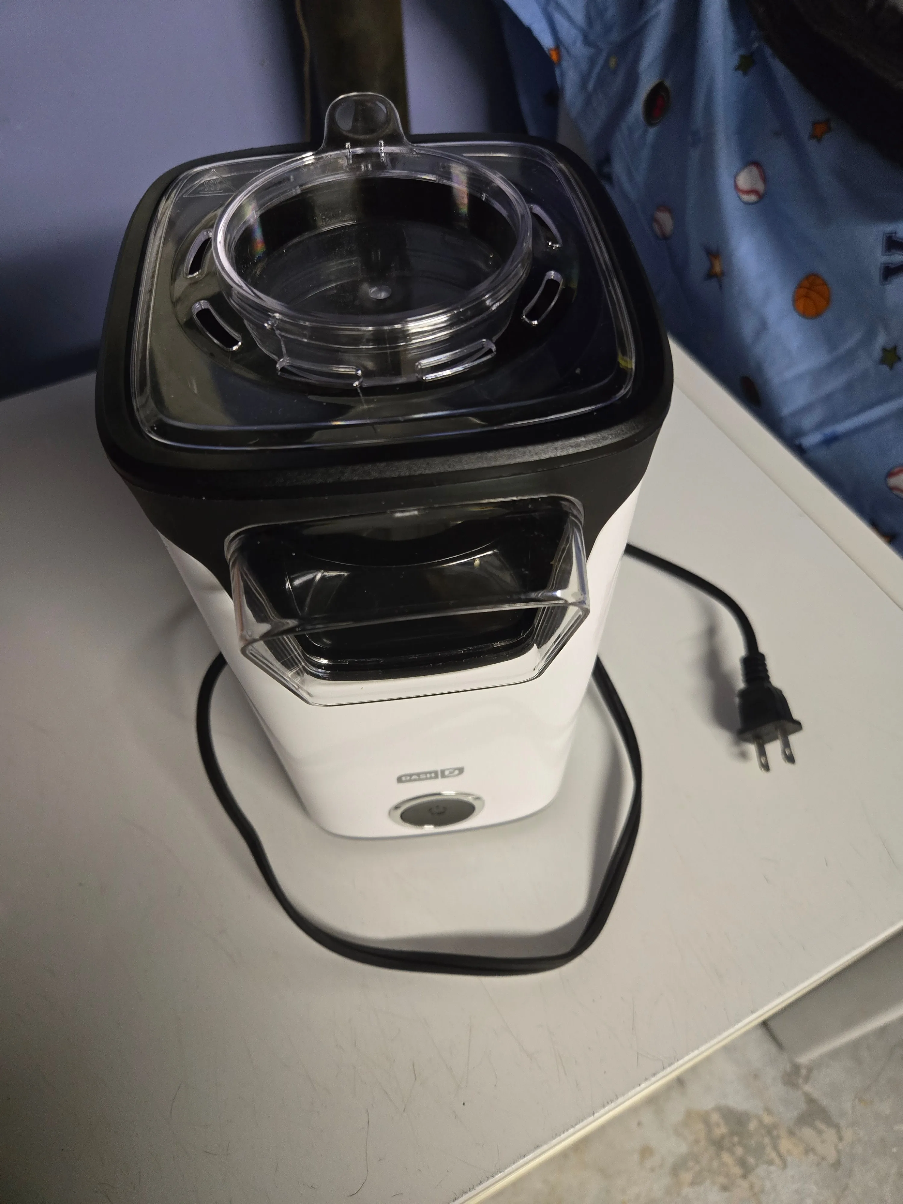 Dash Electric Popcorn Maker – Compact Hot Air Popper image indicator(3)