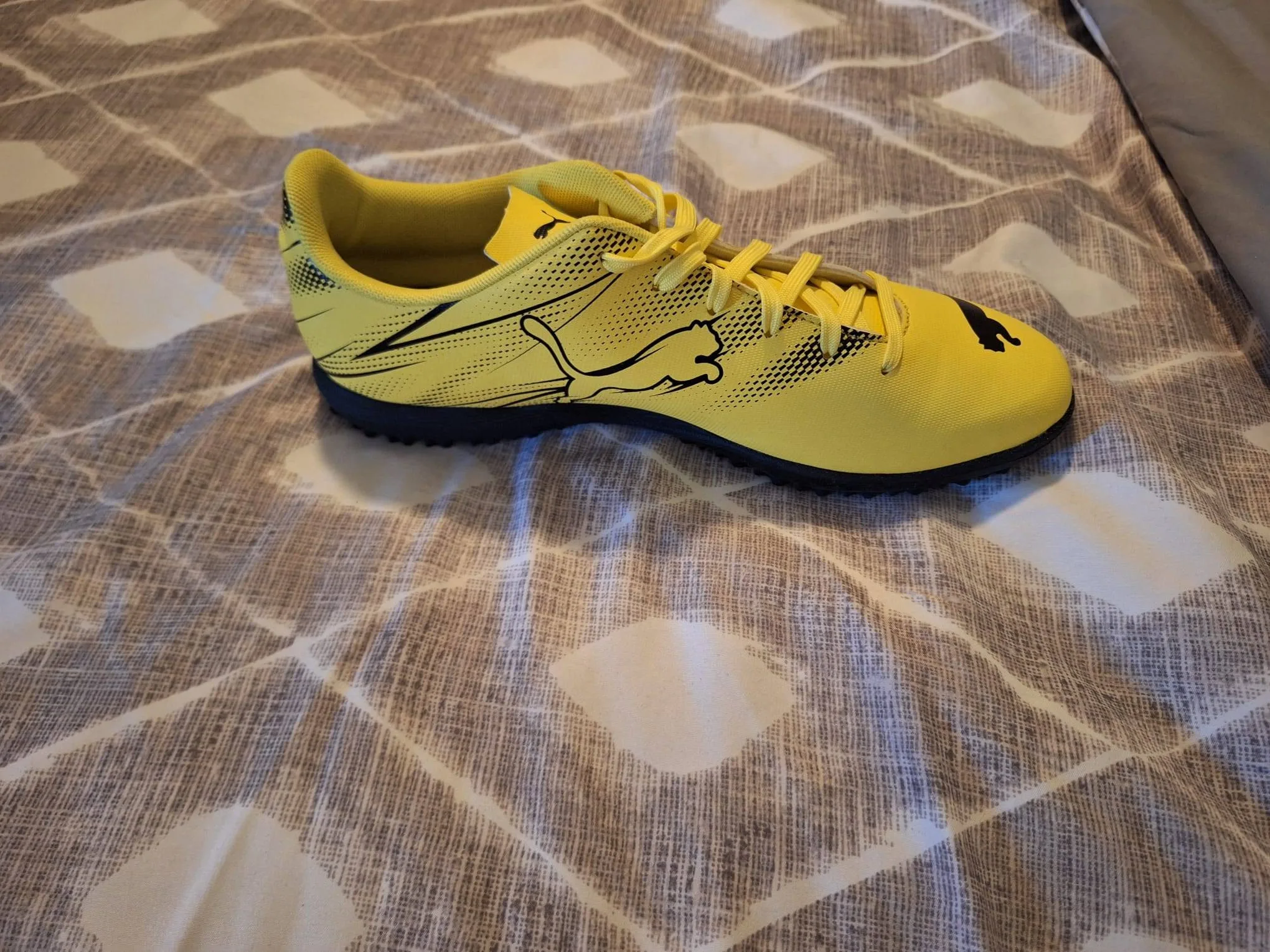 Yellow PUMA ATTACANTO image indicator(4)