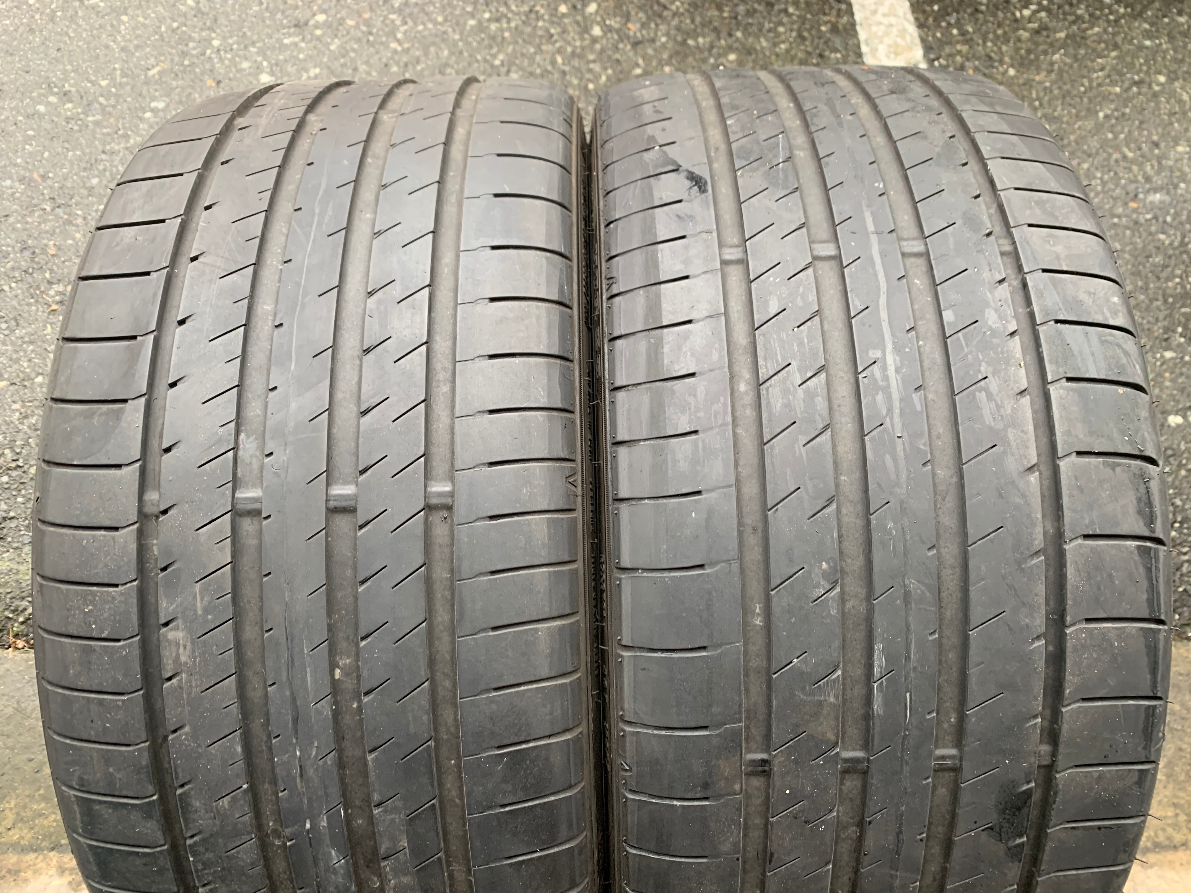 PAIR of 255/30/20 92Y Sumitomo HTR Z5 with 50% tread