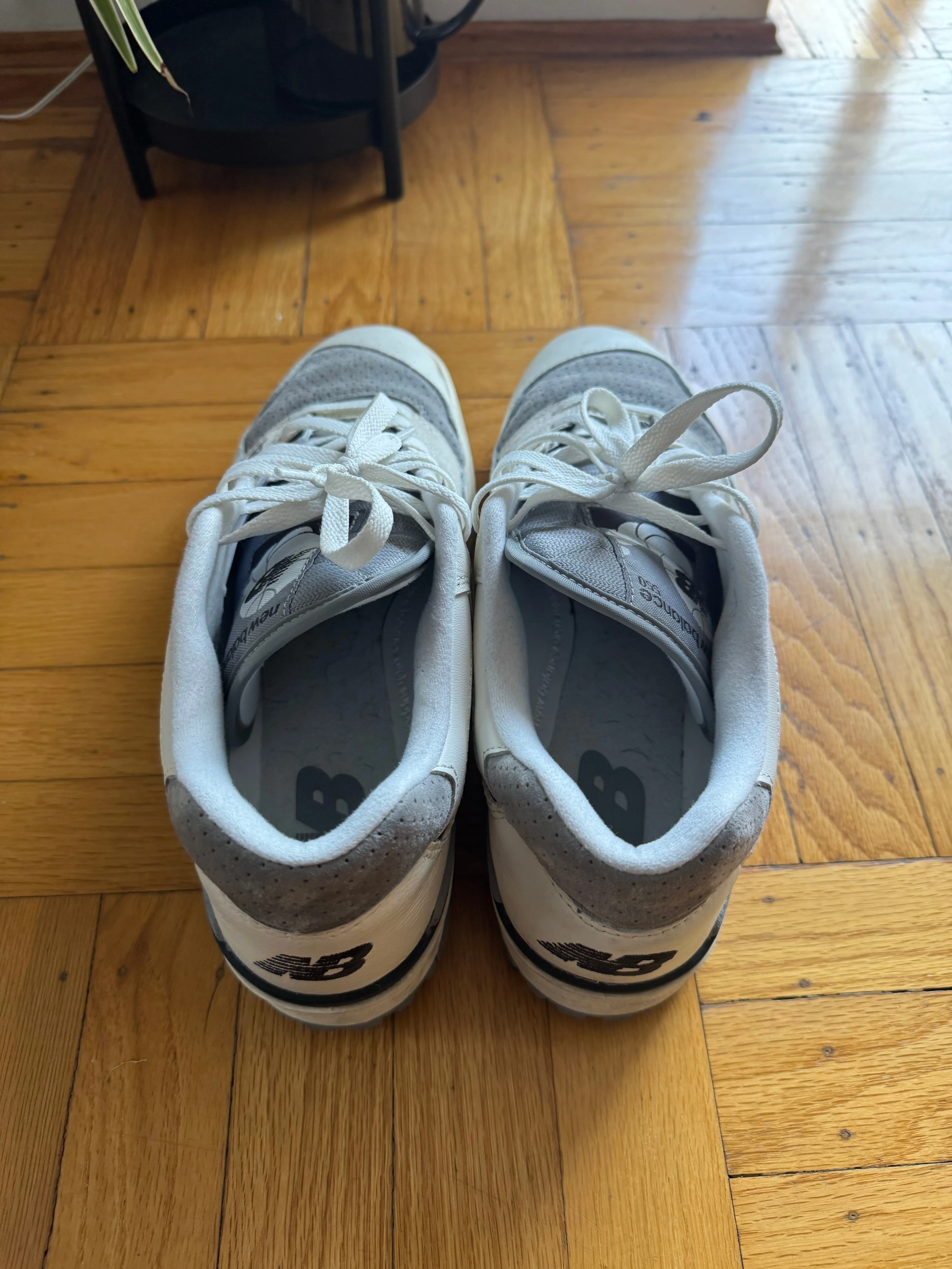 NEW BALANCE 550 - GREY/WHITE image indicator(6)