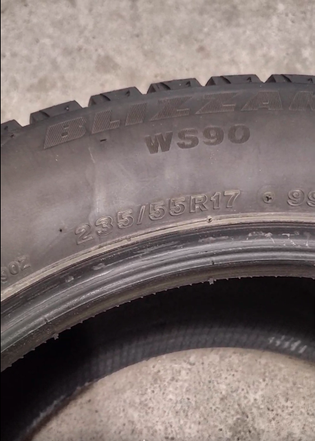 Bridgestone BLIZZAK WS90 Winter Tires 235/55R17
