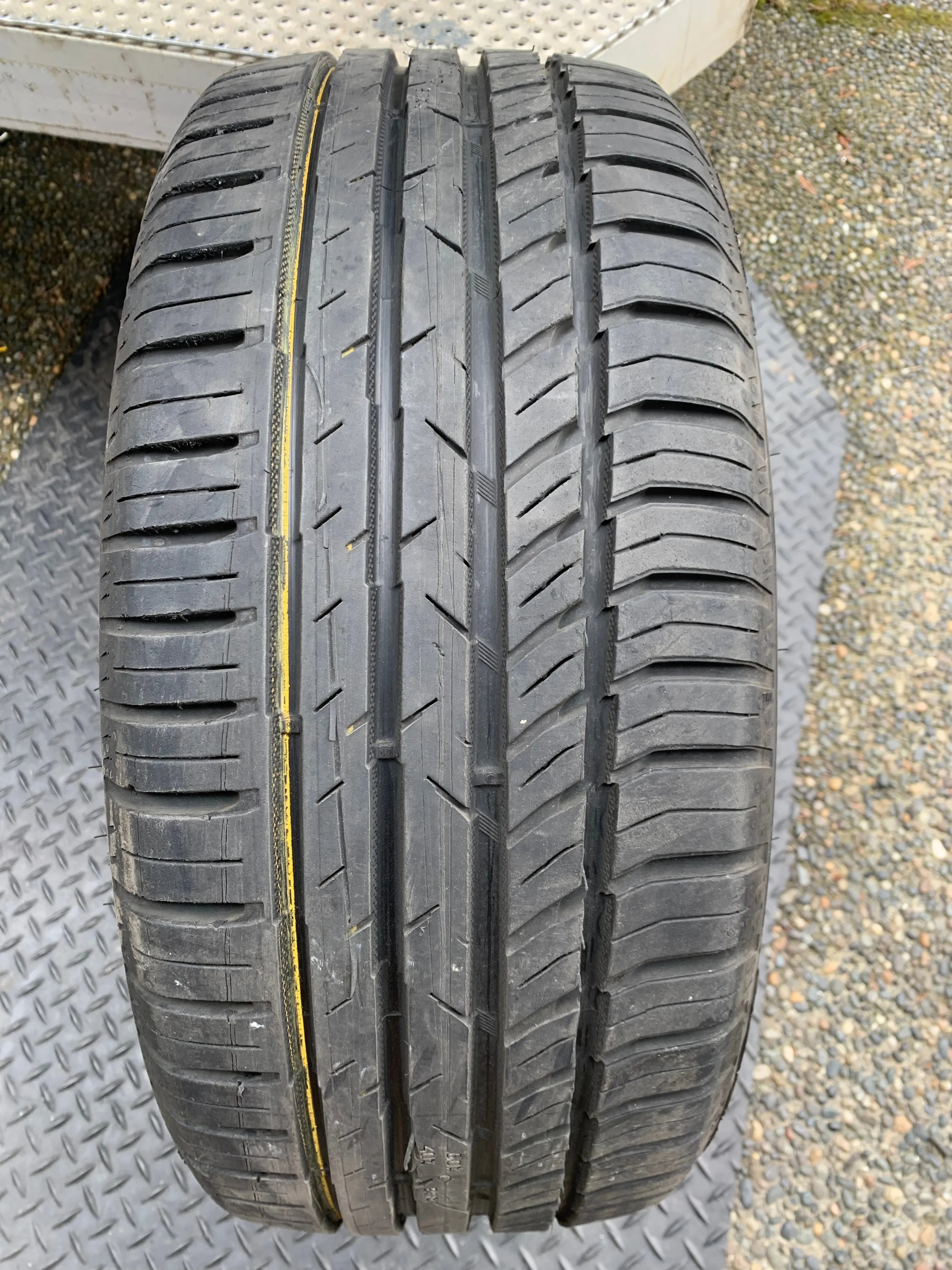 1 x single 205/45/17 88W XL M+S Nokian Zline A/S with 90% tread thumbnail