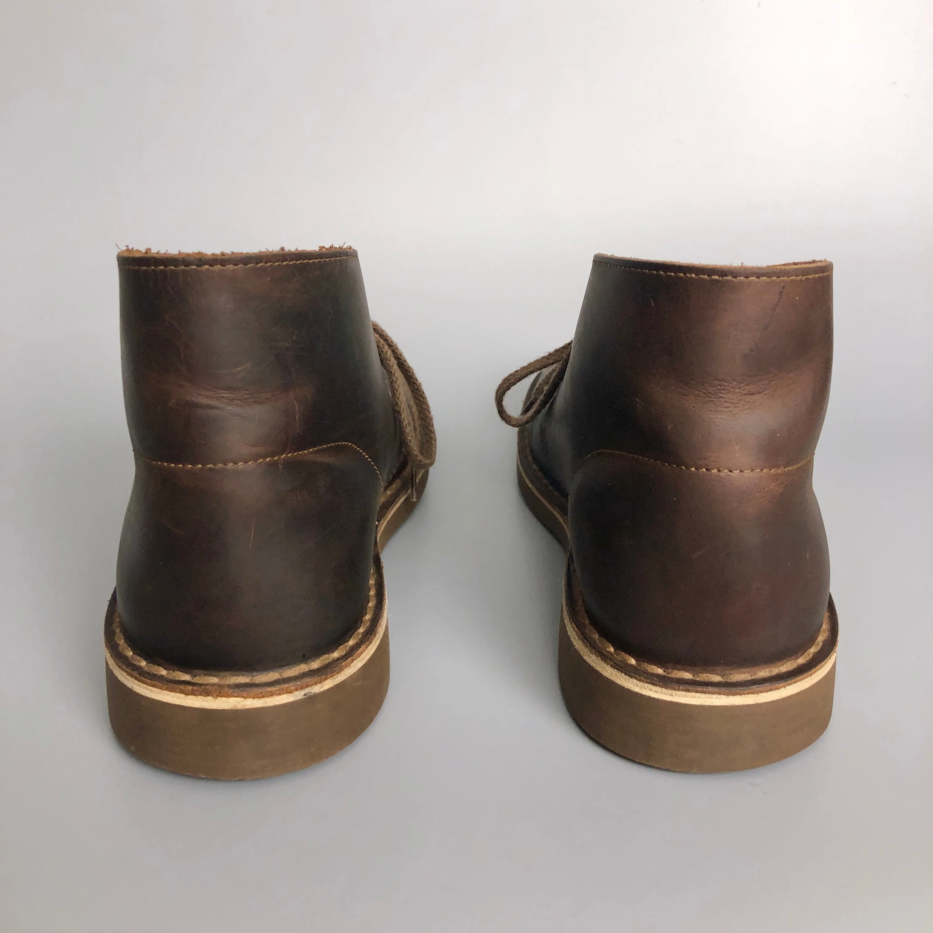 Gently Used Classic Clarks Leather Shoes image indicator(8)