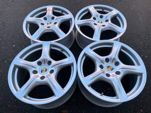 Set of Genuine OEM 18X8 18X9 Porsche Panamera rims in exc cond