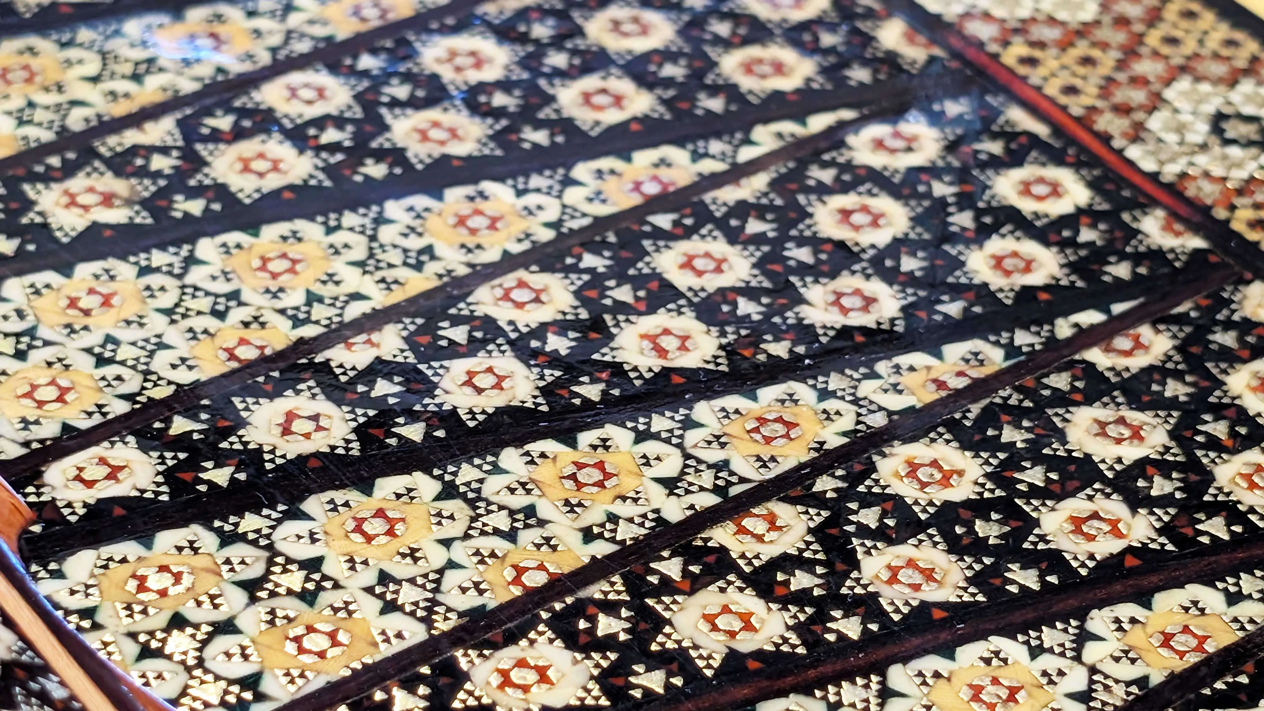 Handmade Persian Khatamkari Backgammon Board – Floral Inlay image indicator(5)