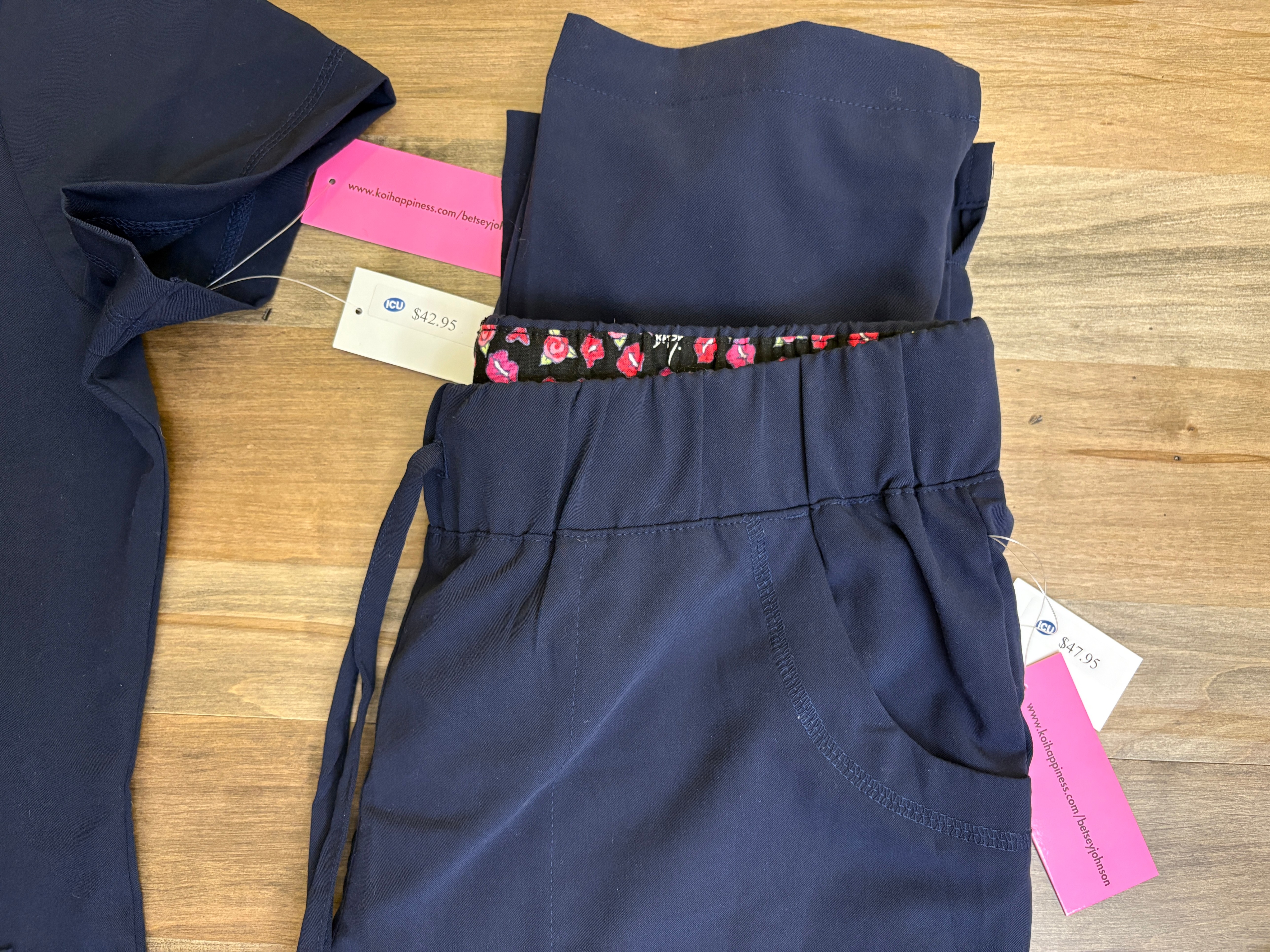 Women's Navy Betsey Johnson Scrubs - Top XS, Bottoms Petite S - photo 5