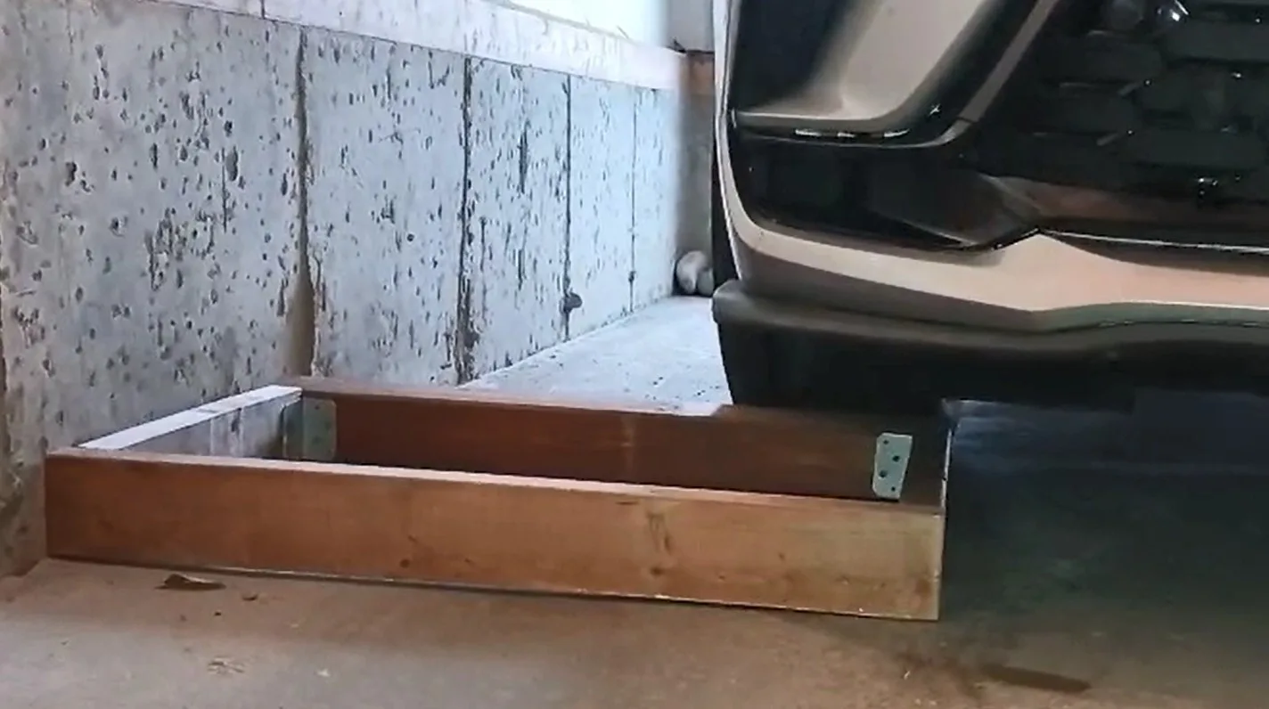 Moveable Garage Parking Stopper image indicator(3)