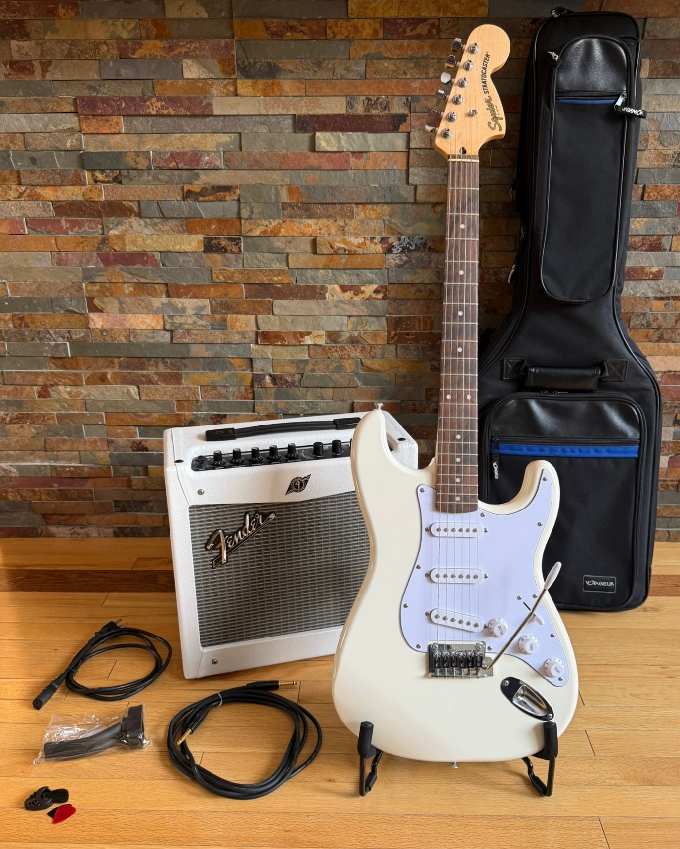 Squier Stratocaster | Fender Amp Package - photo 2