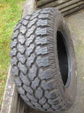 1 X single LT 295/65/18 M+S 124Q Pro Comp Xtreme A/T like new