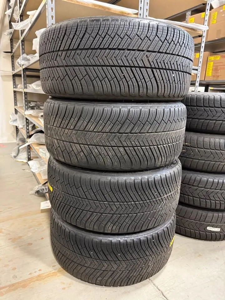 Mercedes E63 AMG winter tires and rims image indicator(4)