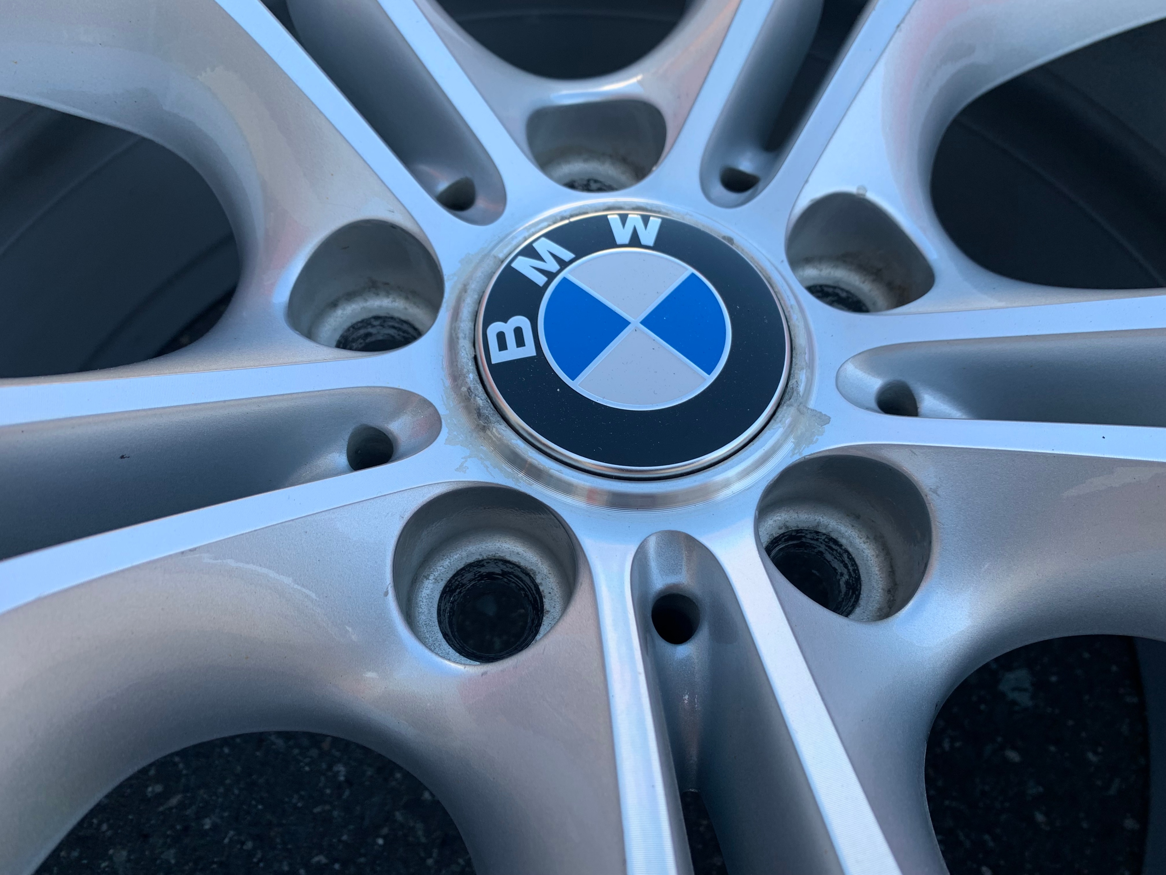 1 x single OEM BMW X3 18X8 F25 style 308 rim in good used cond - photo 3