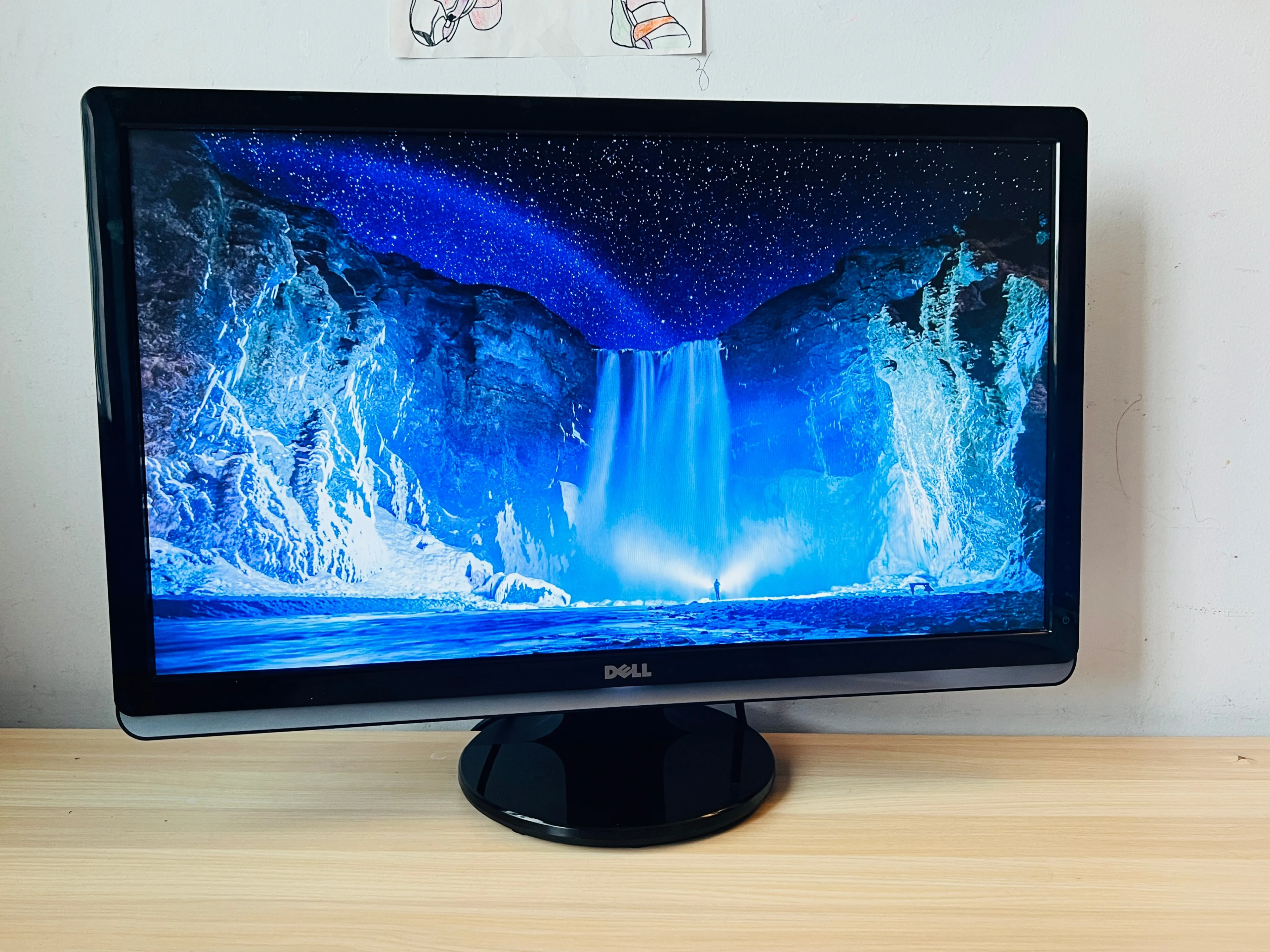 DELL 24" Monitor for official and personal use / Moniteur image indicator(3)