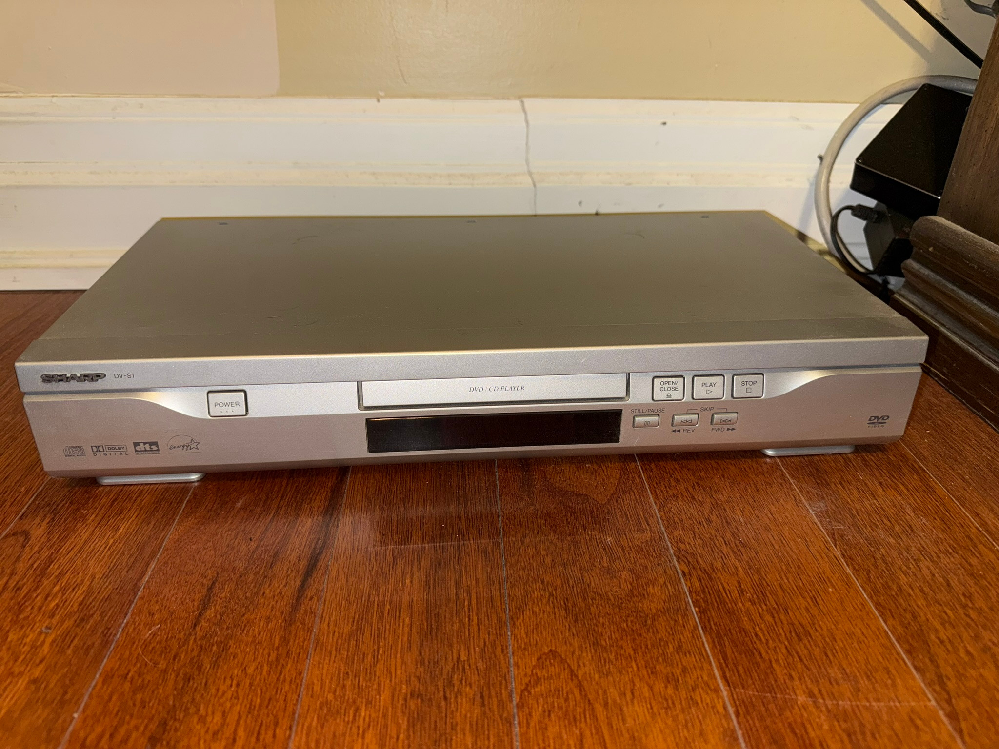 Sharp DV-S1 DVD CD Player