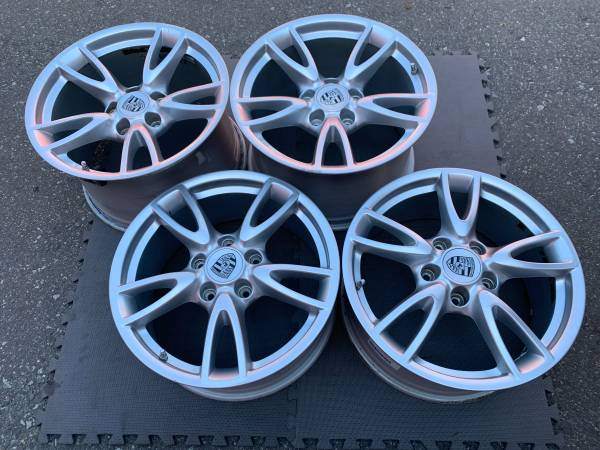 Set of Genuine Porsche 18X8/11" 997 Targa 4 rims in exc cond