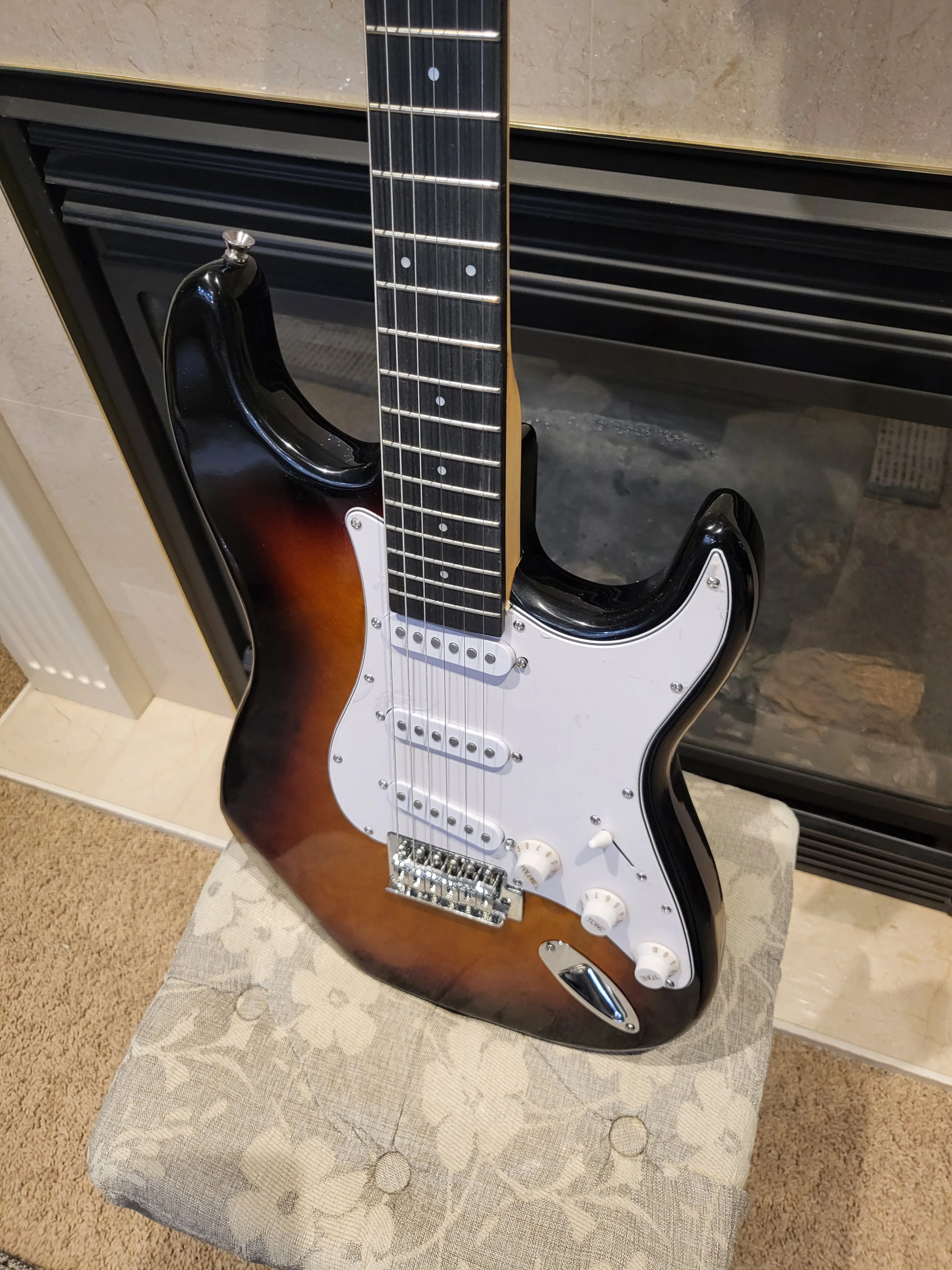 🎸 Ready to Play! NEW Full-Size Electric Guitar - Starter Ready ��🎸 image indicator(3)